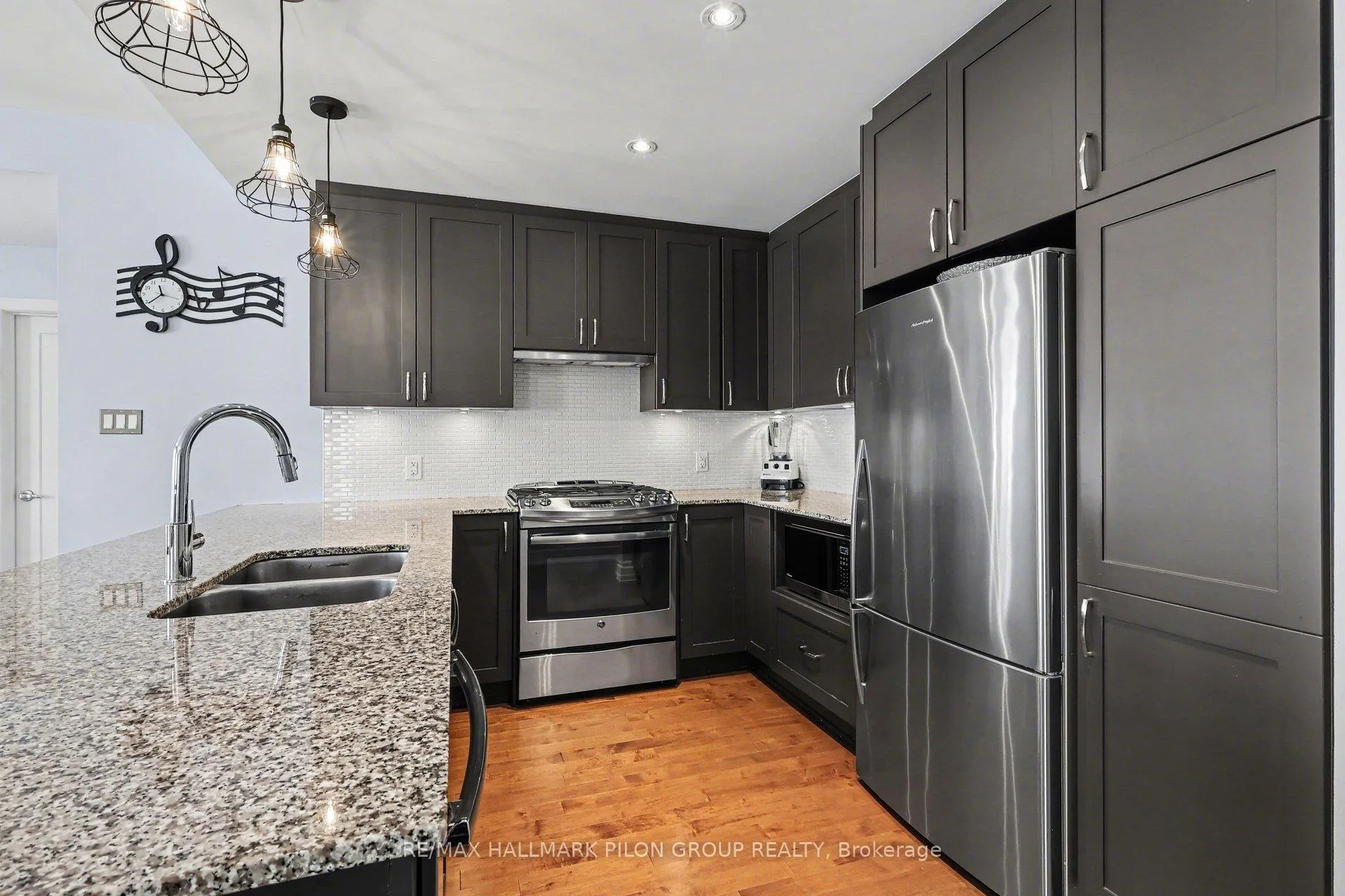 Photo 6 of 200 Mullin Private, Ottawa, Mer Bleue/Bradley Estates/Anderson Park — HOMEH