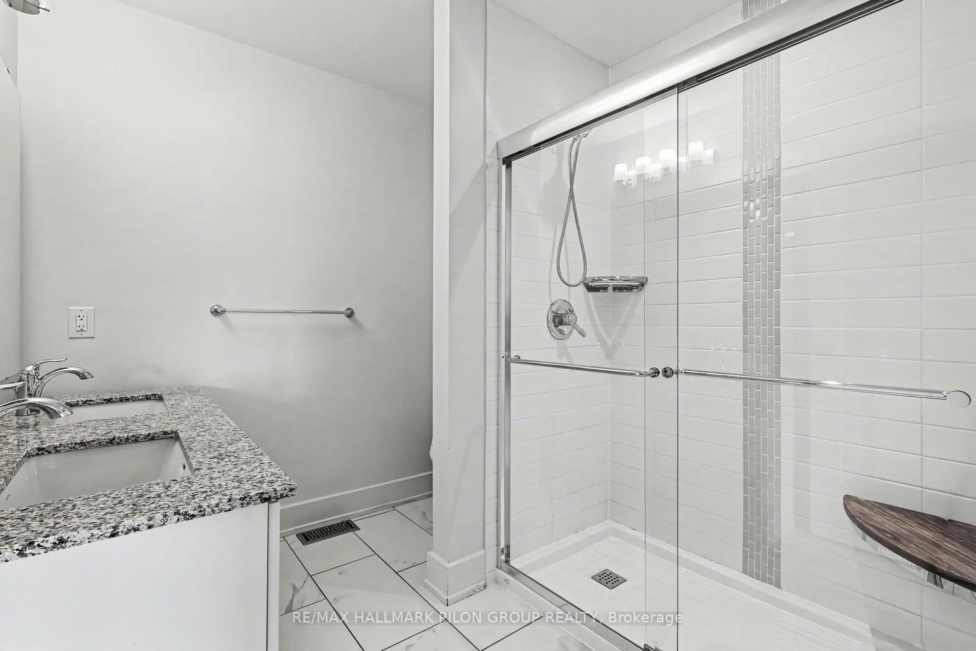 Photo 13 of 200 Mullin Private, Ottawa, Mer Bleue/Bradley Estates/Anderson Park — HOMEH