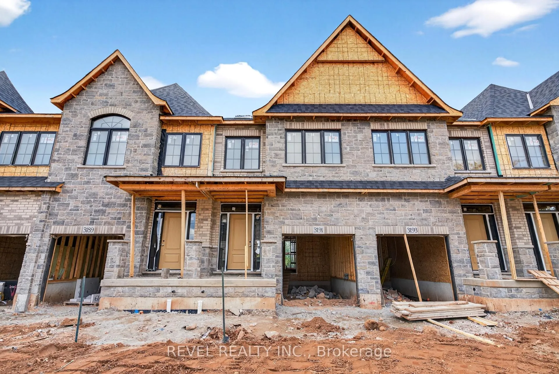 Photo 1 of Unit 9, 600 Maplehill Drive, Burlington, Roseland — HOMEH