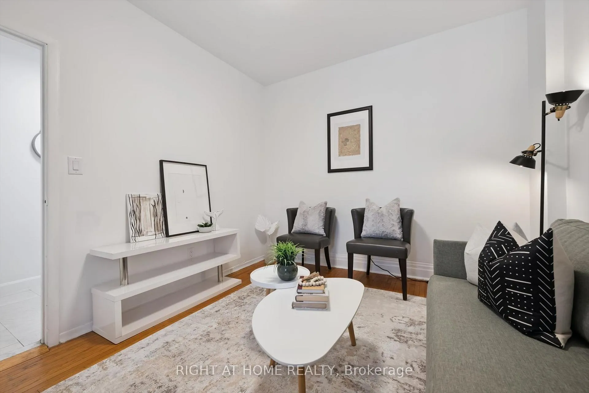 Photo 4 of 1 Auburn Avenue, Toronto, Corso Italia-Davenport — HOMEH
