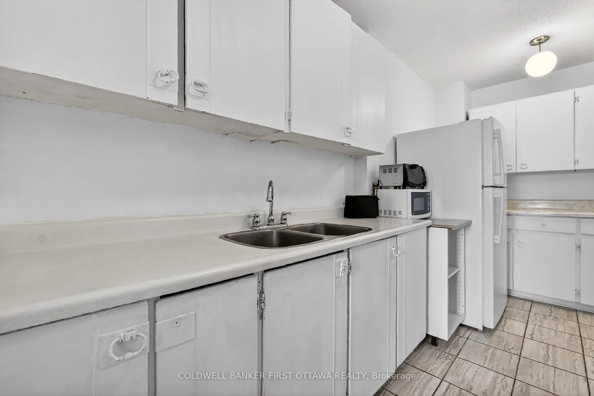 Photo 15 of Unit 17, 300 Stone Quarry Private, Ottawa, Carson Meadows — HOMEH