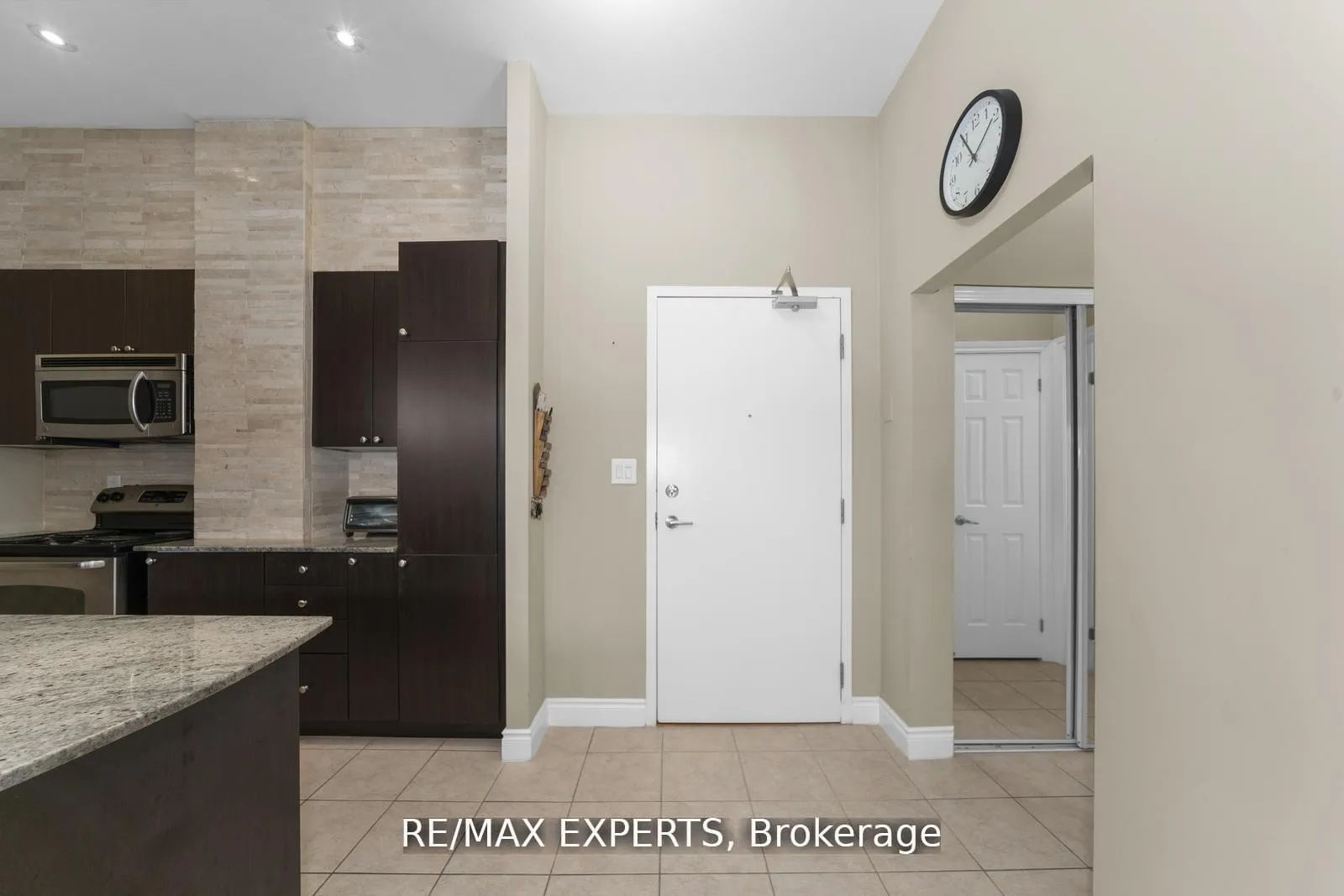 Photo 6 of Unit 105, 10211 Keele Street, Vaughan, Maple — HOMEH
