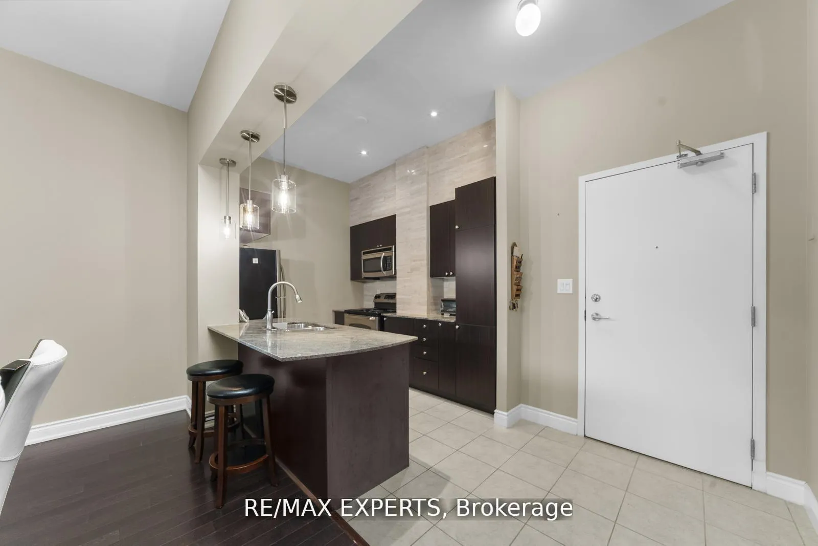 Photo 7 of Unit 105, 10211 Keele Street, Vaughan, Maple — HOMEH