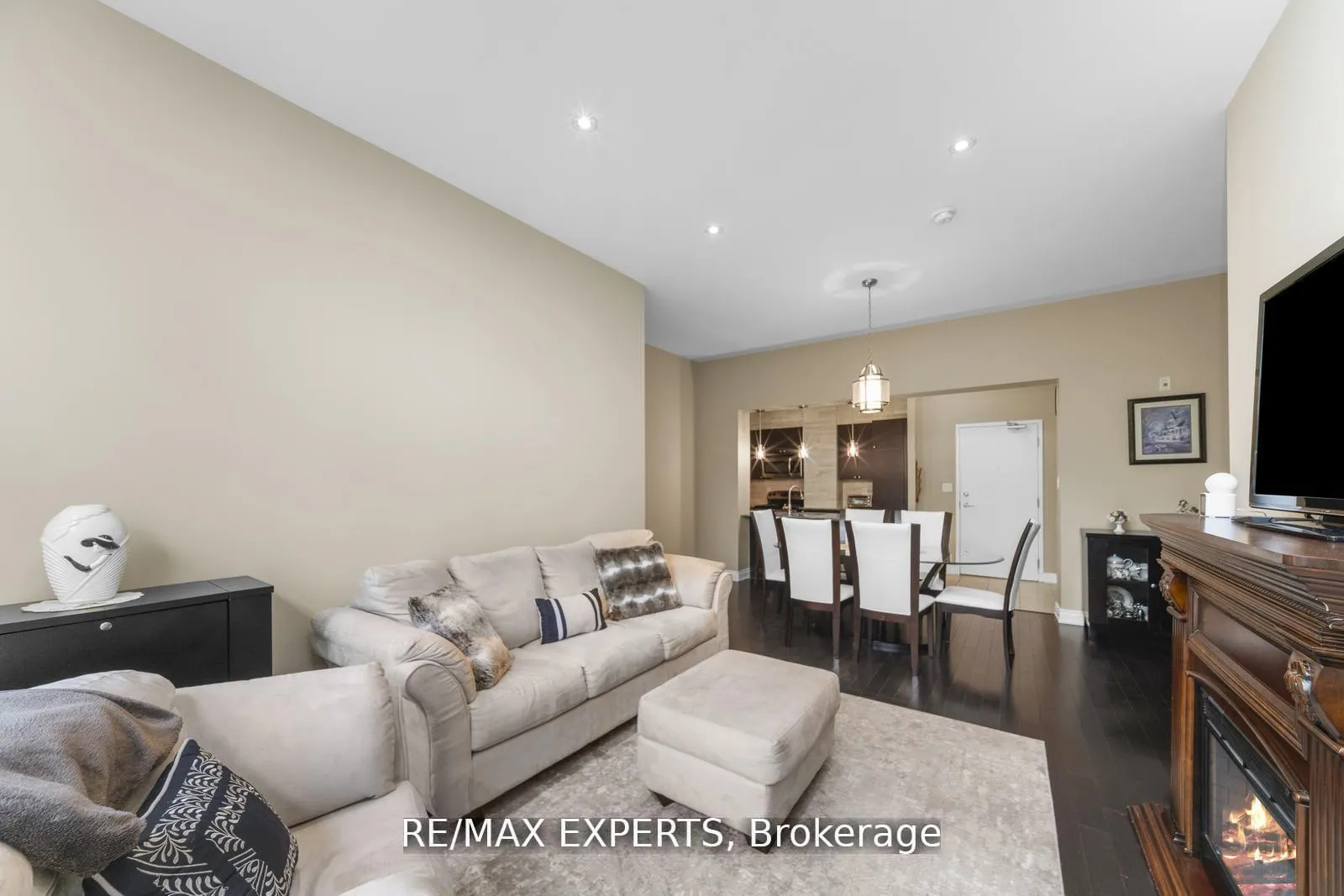 Photo 16 of Unit 105, 10211 Keele Street, Vaughan, Maple — HOMEH