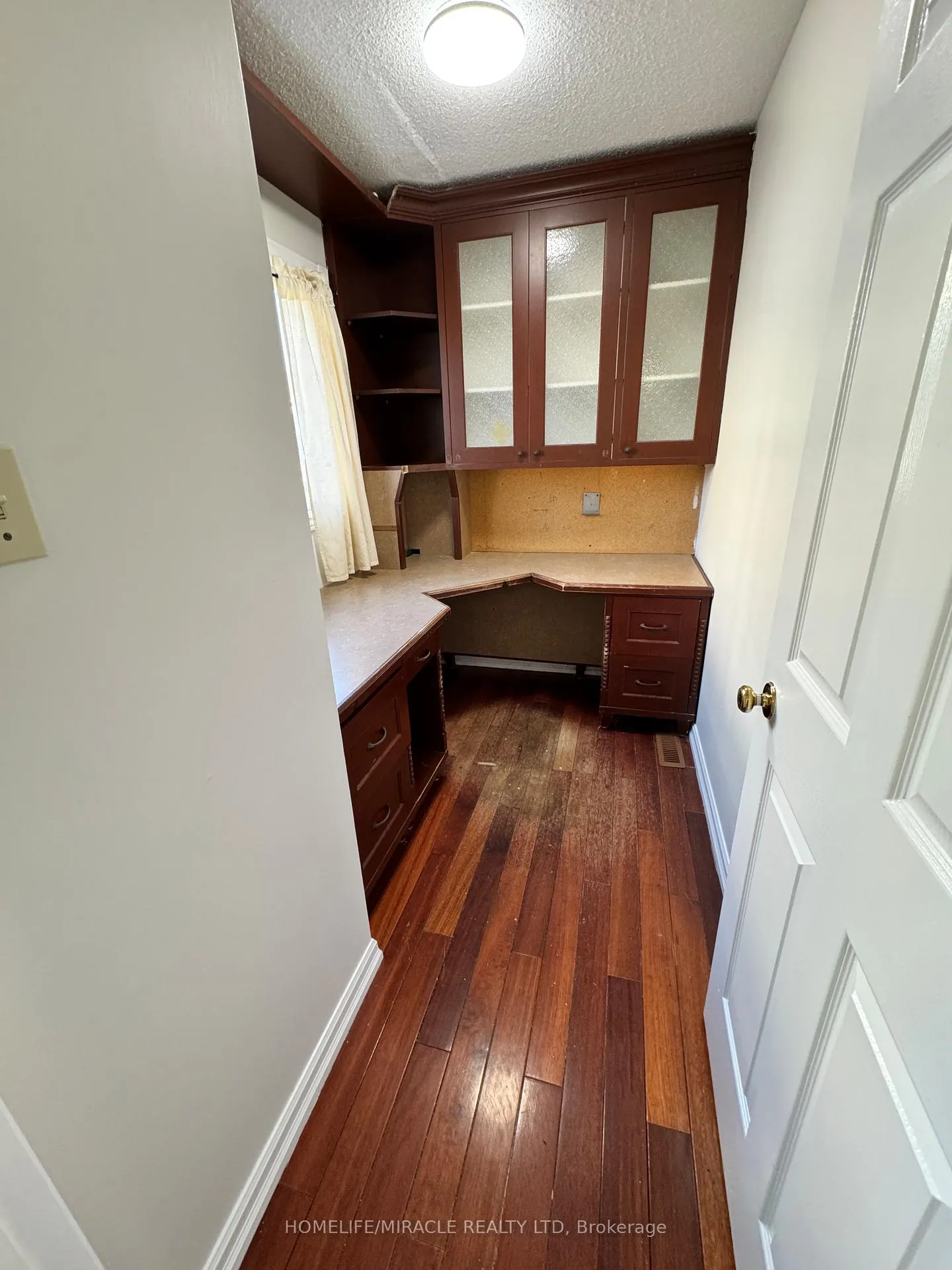 Photo 5 of 17 Glenmanor Drive, Brampton, Heart Lake West — HOMEH