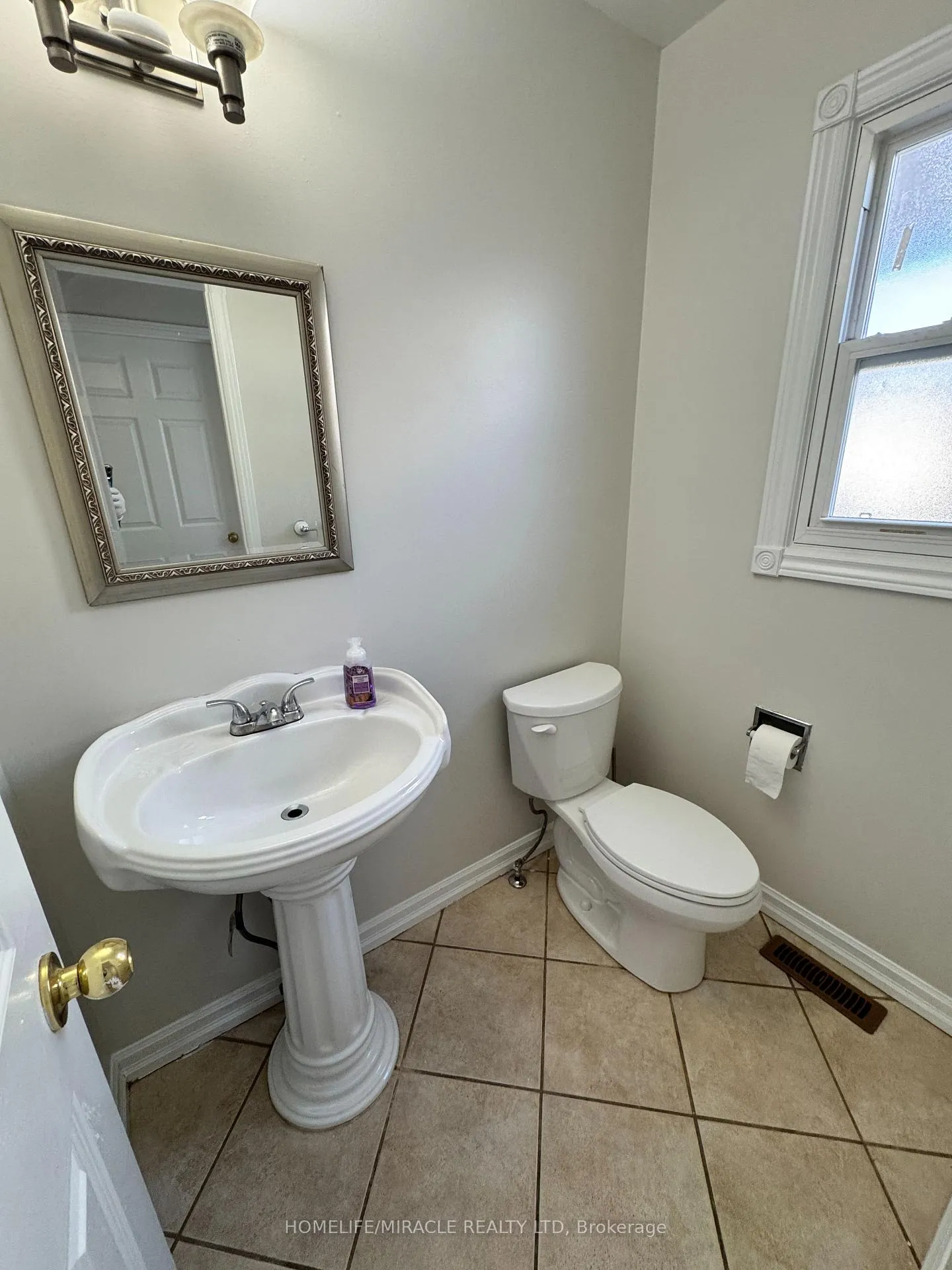 Photo 6 of 17 Glenmanor Drive, Brampton, Heart Lake West — HOMEH