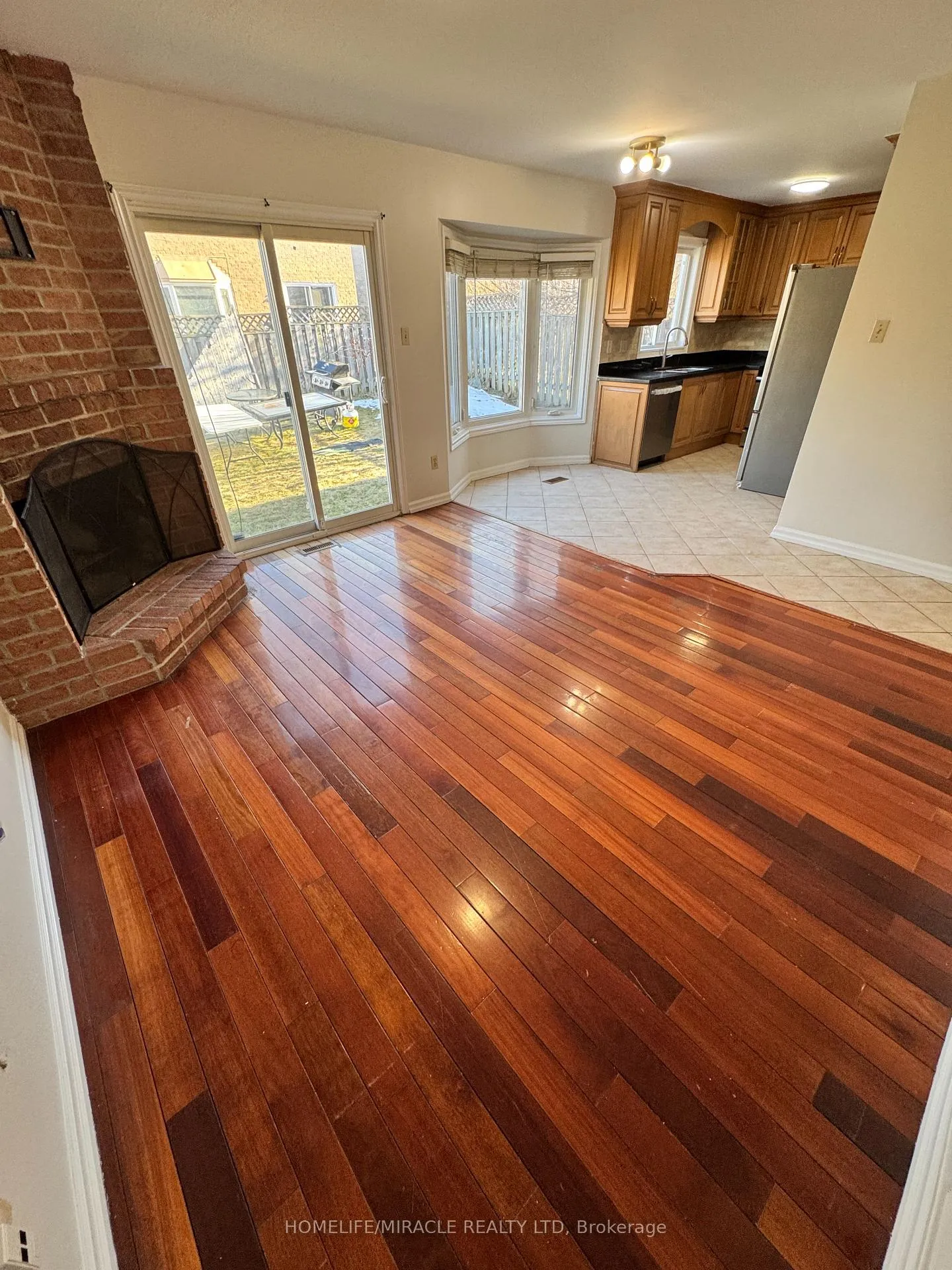 Photo 10 of 17 Glenmanor Drive, Brampton, Heart Lake West — HOMEH