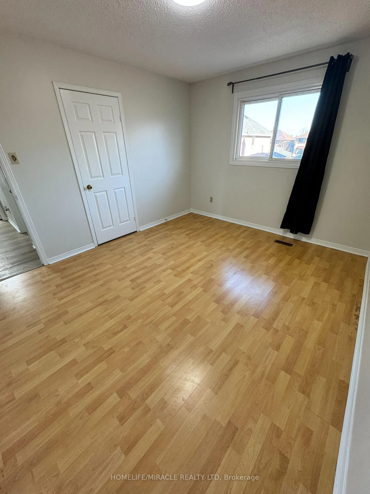 Photo 19 of 17 Glenmanor Drive, Brampton, Heart Lake West — HOMEH