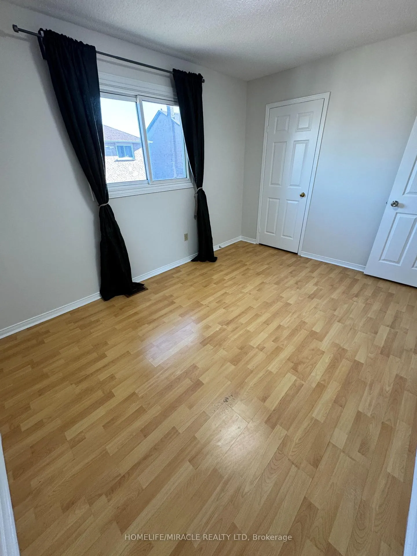 Photo 20 of 17 Glenmanor Drive, Brampton, Heart Lake West — HOMEH