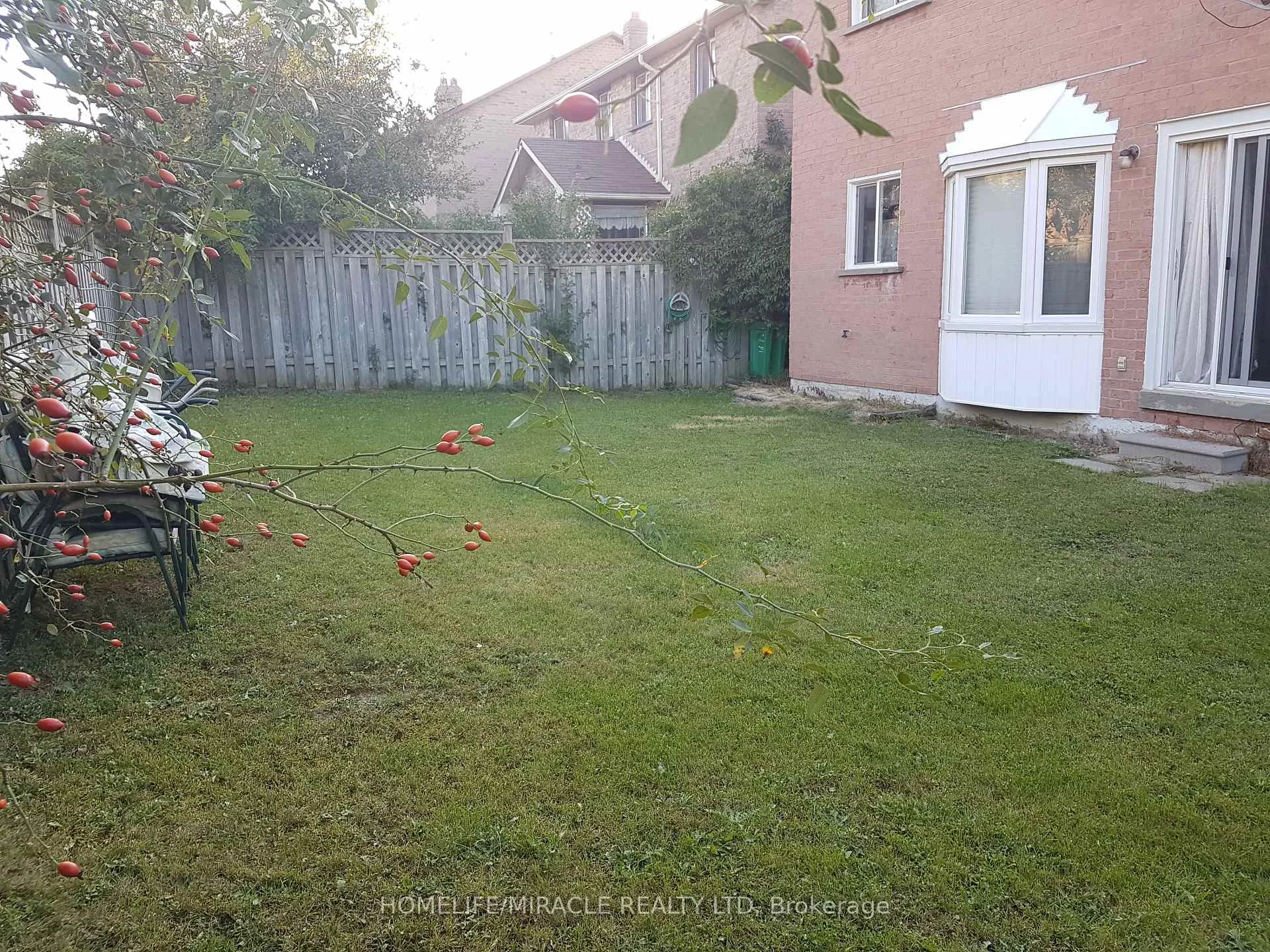 Photo 25 of 17 Glenmanor Drive, Brampton, Heart Lake West — HOMEH