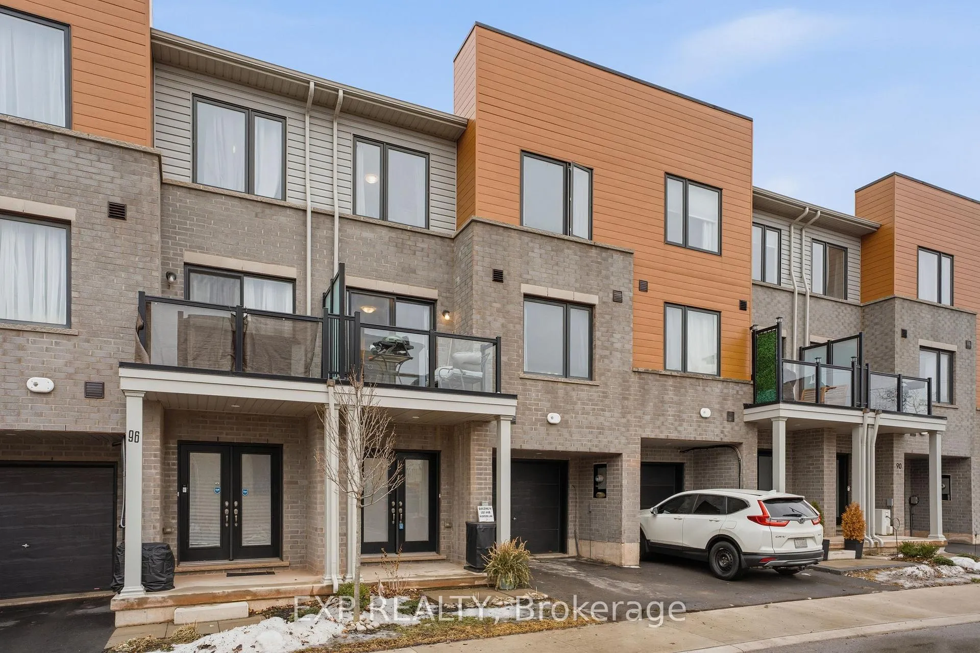 Photo 2 of 94 Dryden Lane, Hamilton, McQuesten — HOMEH