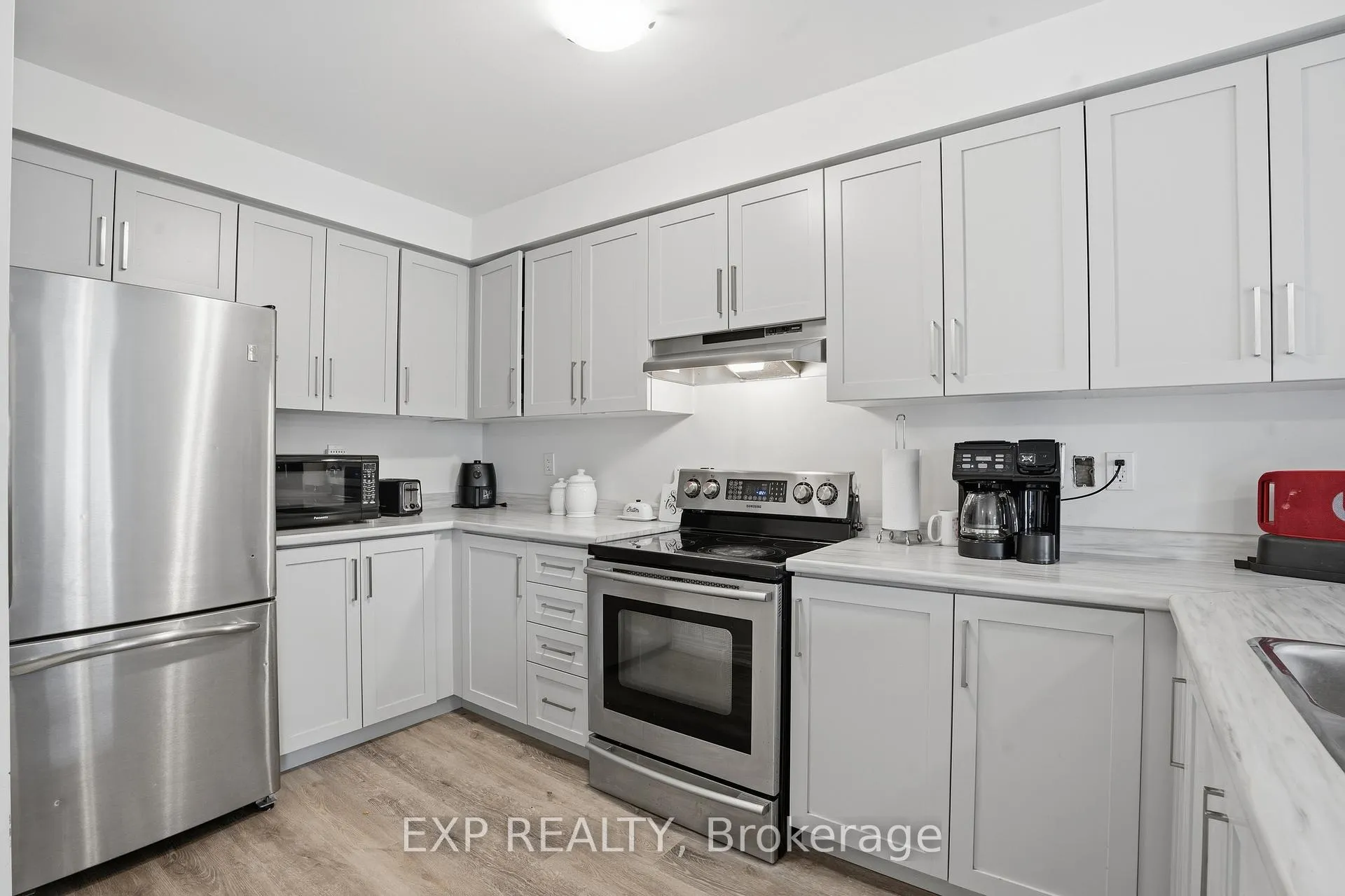 Photo 12 of 94 Dryden Lane, Hamilton, McQuesten — HOMEH