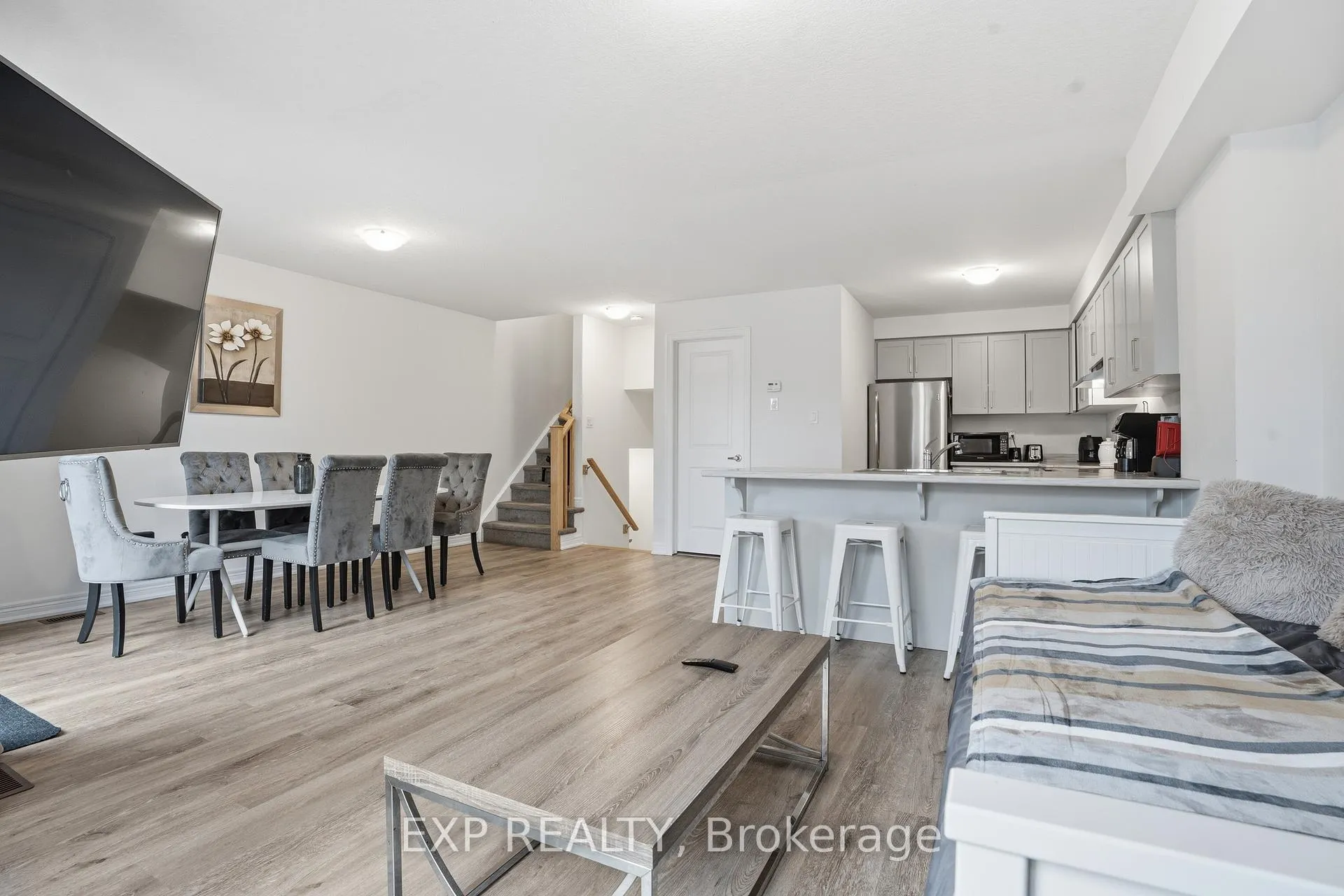 Photo 15 of 94 Dryden Lane, Hamilton, McQuesten — HOMEH