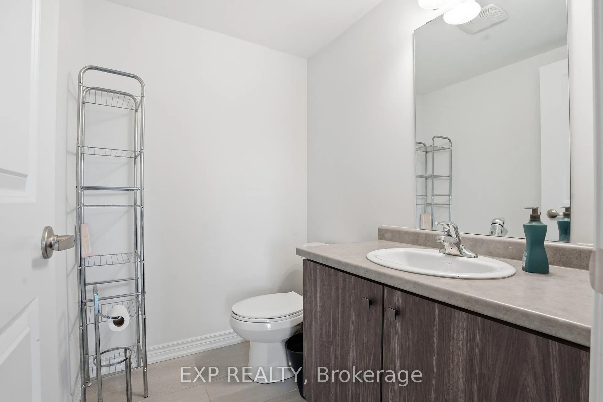 Photo 16 of 94 Dryden Lane, Hamilton, McQuesten — HOMEH