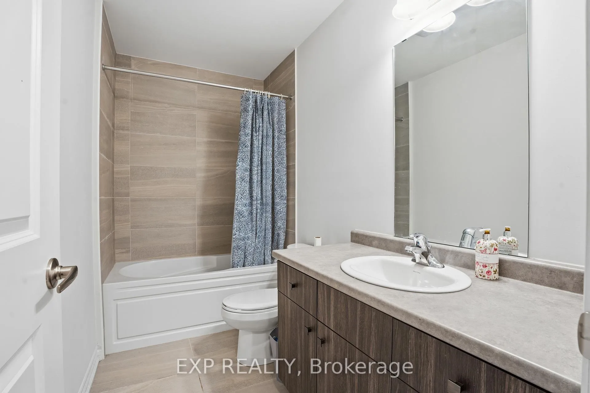 Photo 17 of 94 Dryden Lane, Hamilton, McQuesten — HOMEH