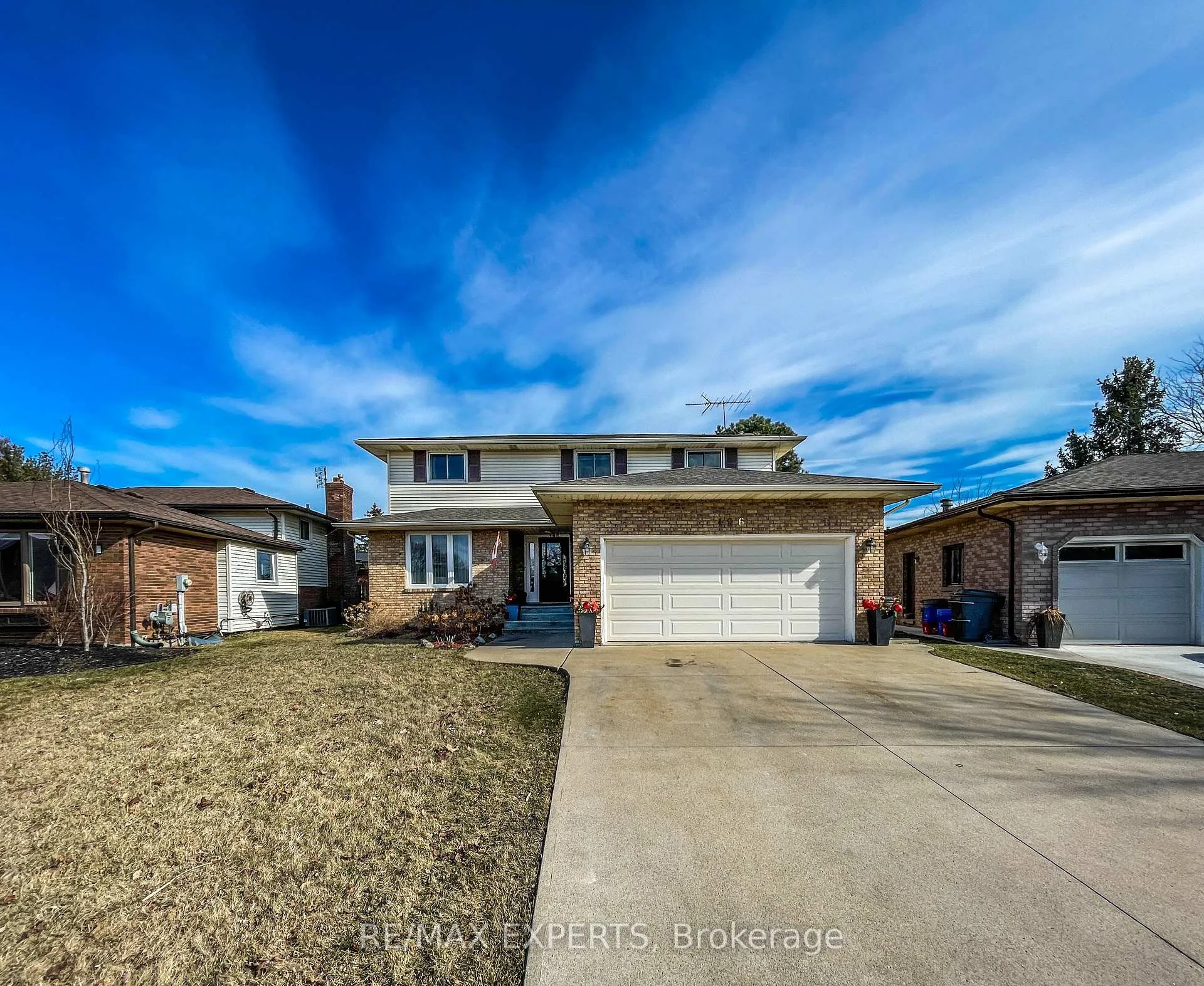Photo 2 of 196 Shannon Place, Tecumseh — HOMEH