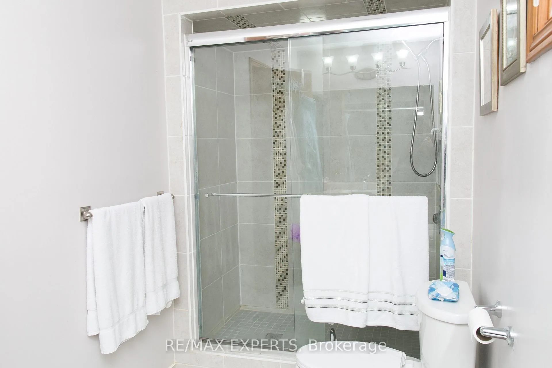 Photo 19 of 196 Shannon Place, Tecumseh — HOMEH