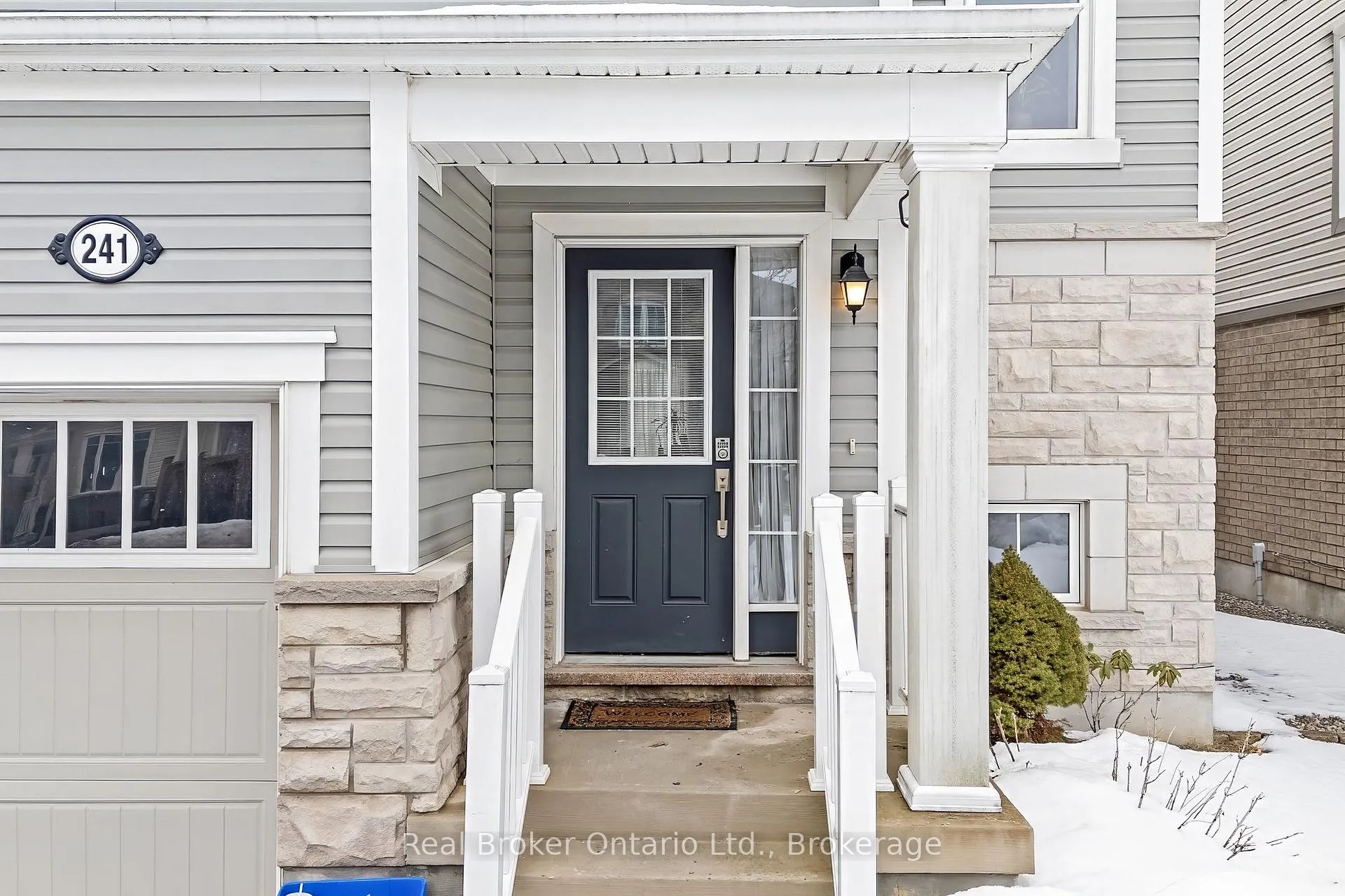 Photo 3 of 241 Pineglen Crescent, Kitchener — HOMEH
