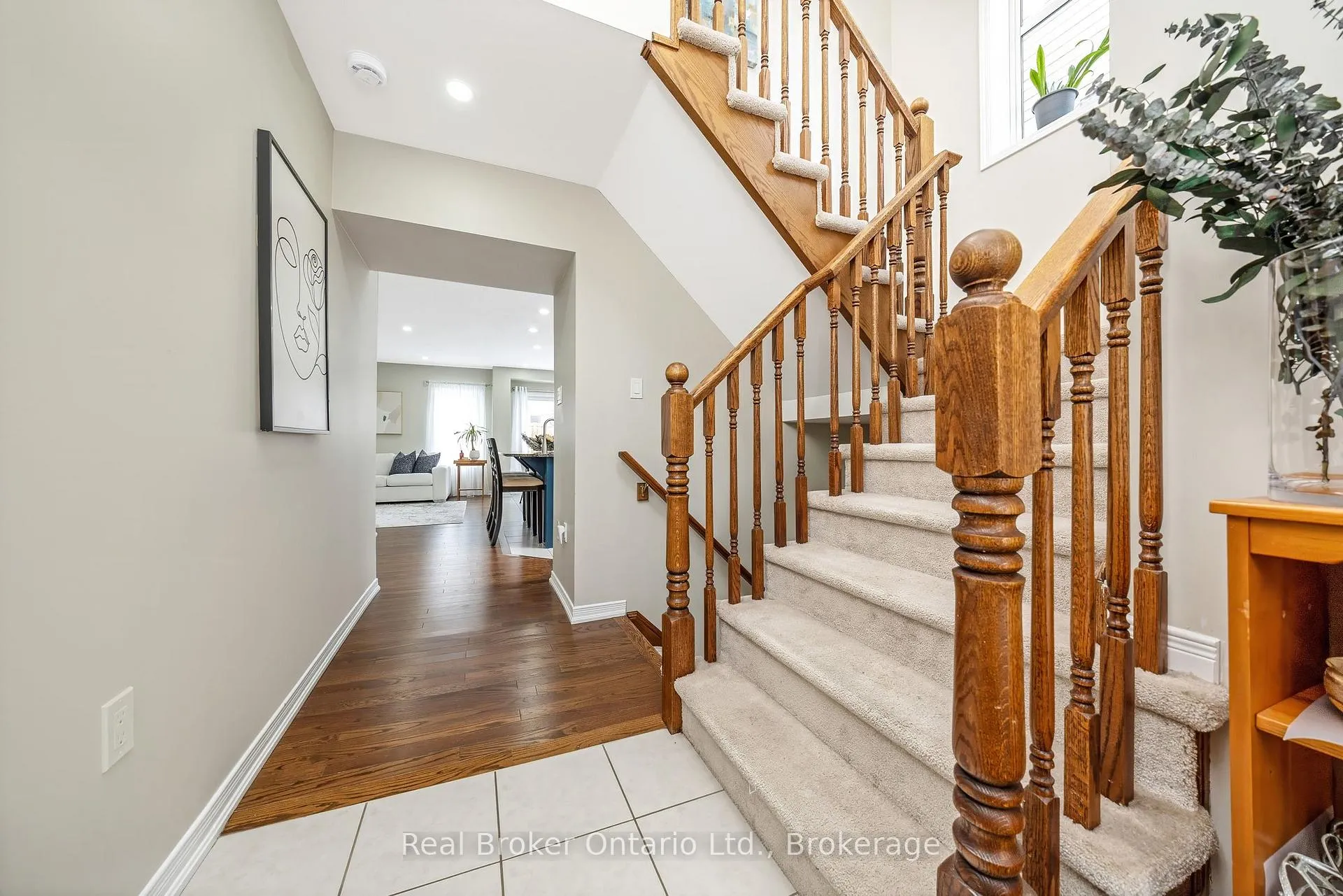 Photo 6 of 241 Pineglen Crescent, Kitchener — HOMEH