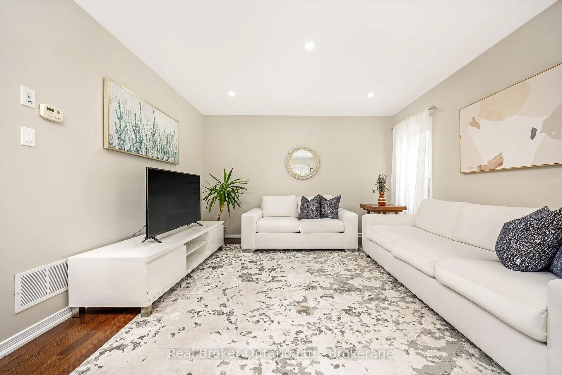 Photo 7 of 241 Pineglen Crescent, Kitchener — HOMEH