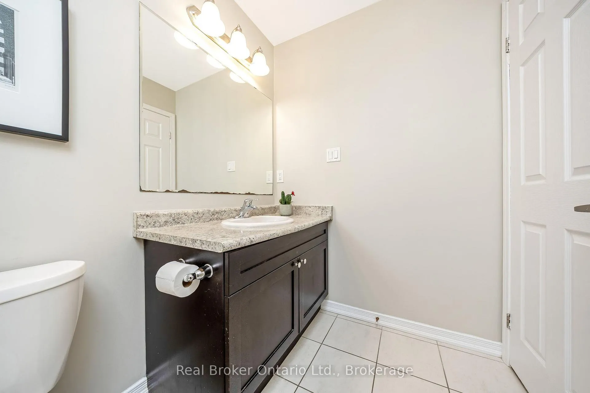Photo 25 of 241 Pineglen Crescent, Kitchener — HOMEH