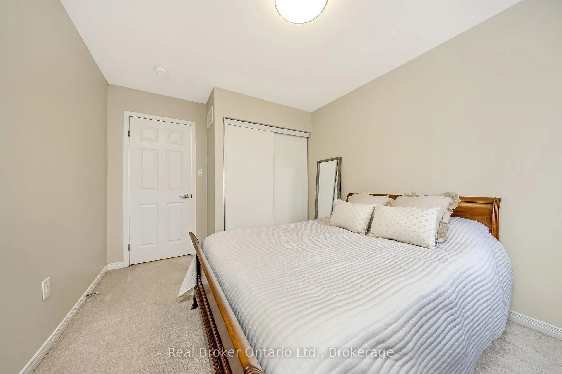 Photo 28 of 241 Pineglen Crescent, Kitchener — HOMEH