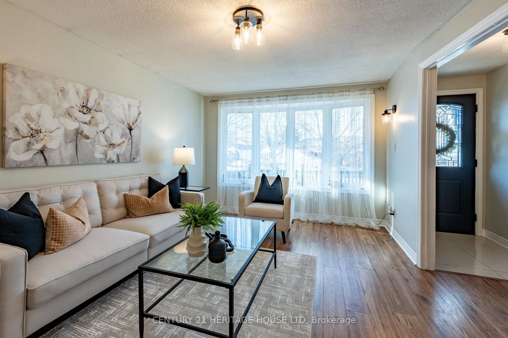 Photo 4 of 106 Hickory Heights Crescent, Kitchener — HOMEH