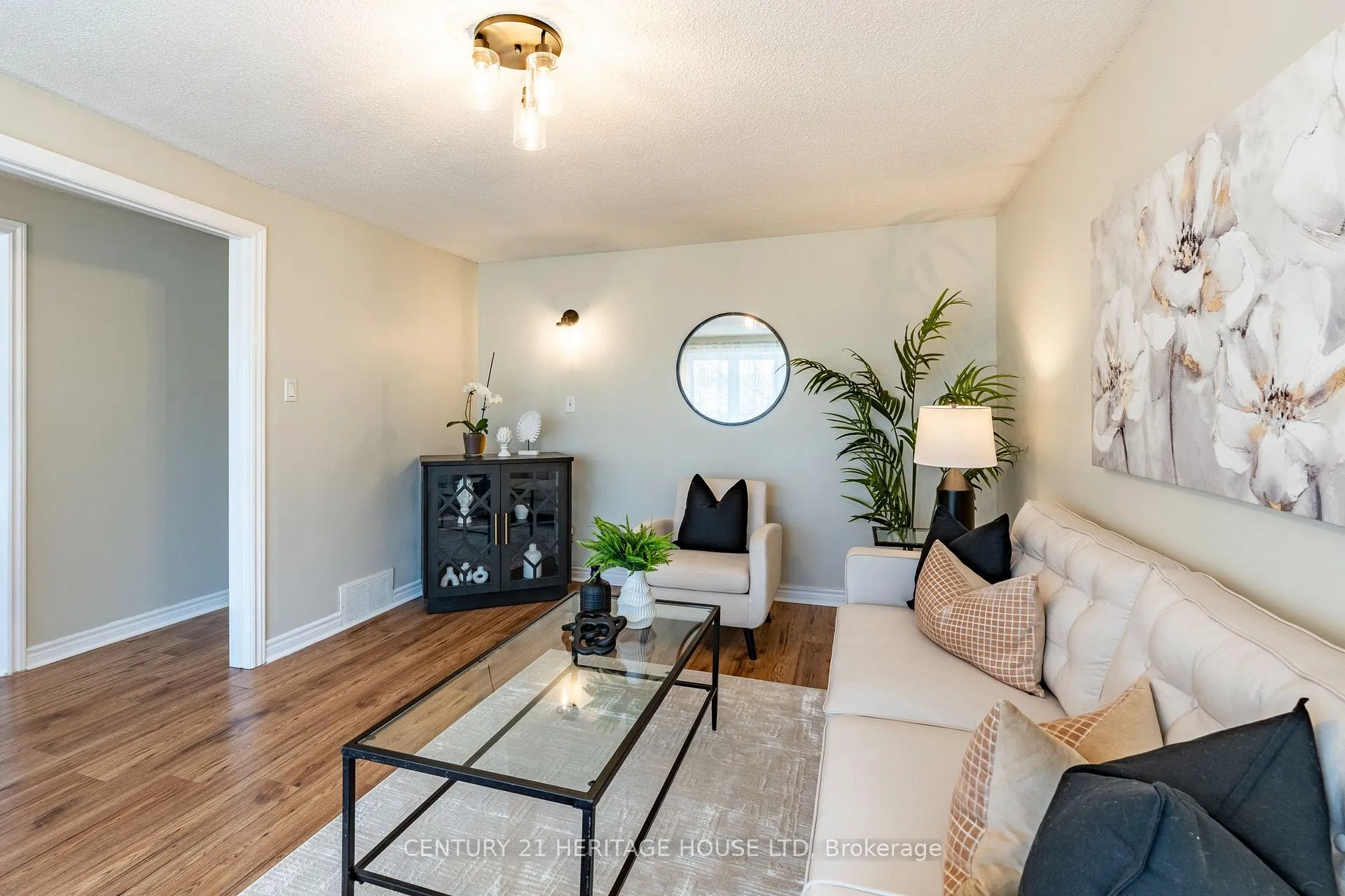 Photo 7 of 106 Hickory Heights Crescent, Kitchener — HOMEH