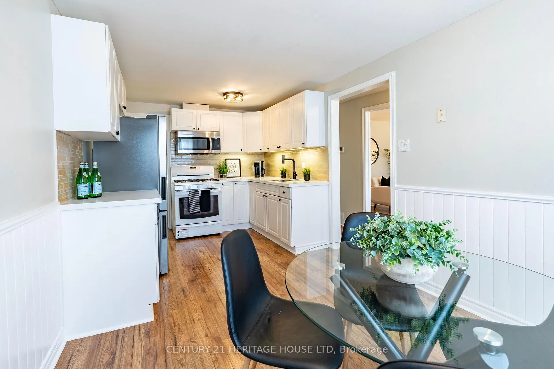 Photo 10 of 106 Hickory Heights Crescent, Kitchener — HOMEH