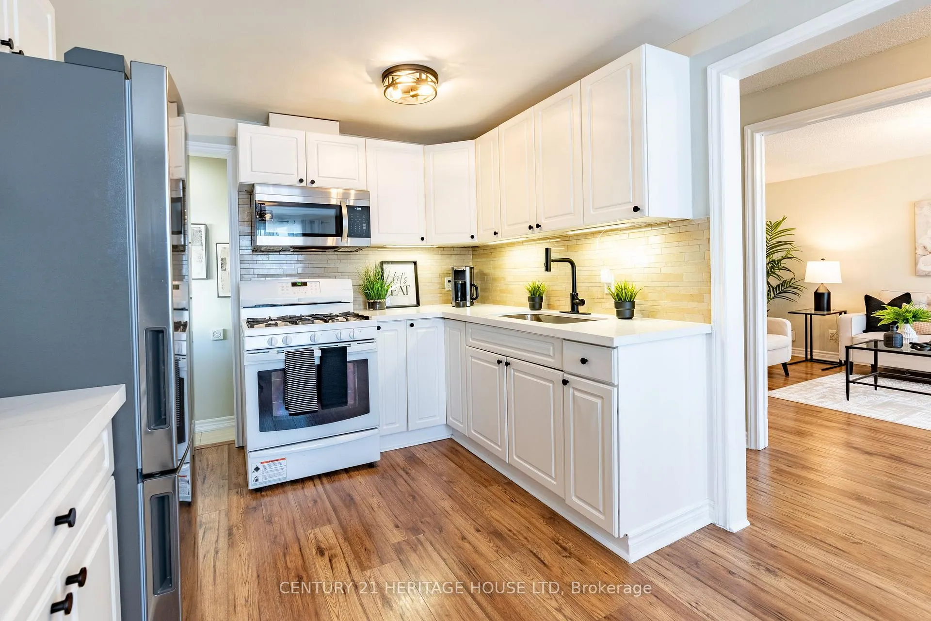 Photo 12 of 106 Hickory Heights Crescent, Kitchener — HOMEH