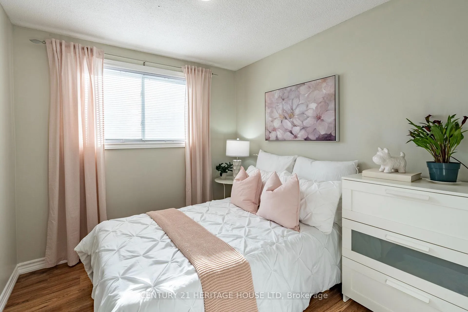 Photo 14 of 106 Hickory Heights Crescent, Kitchener — HOMEH