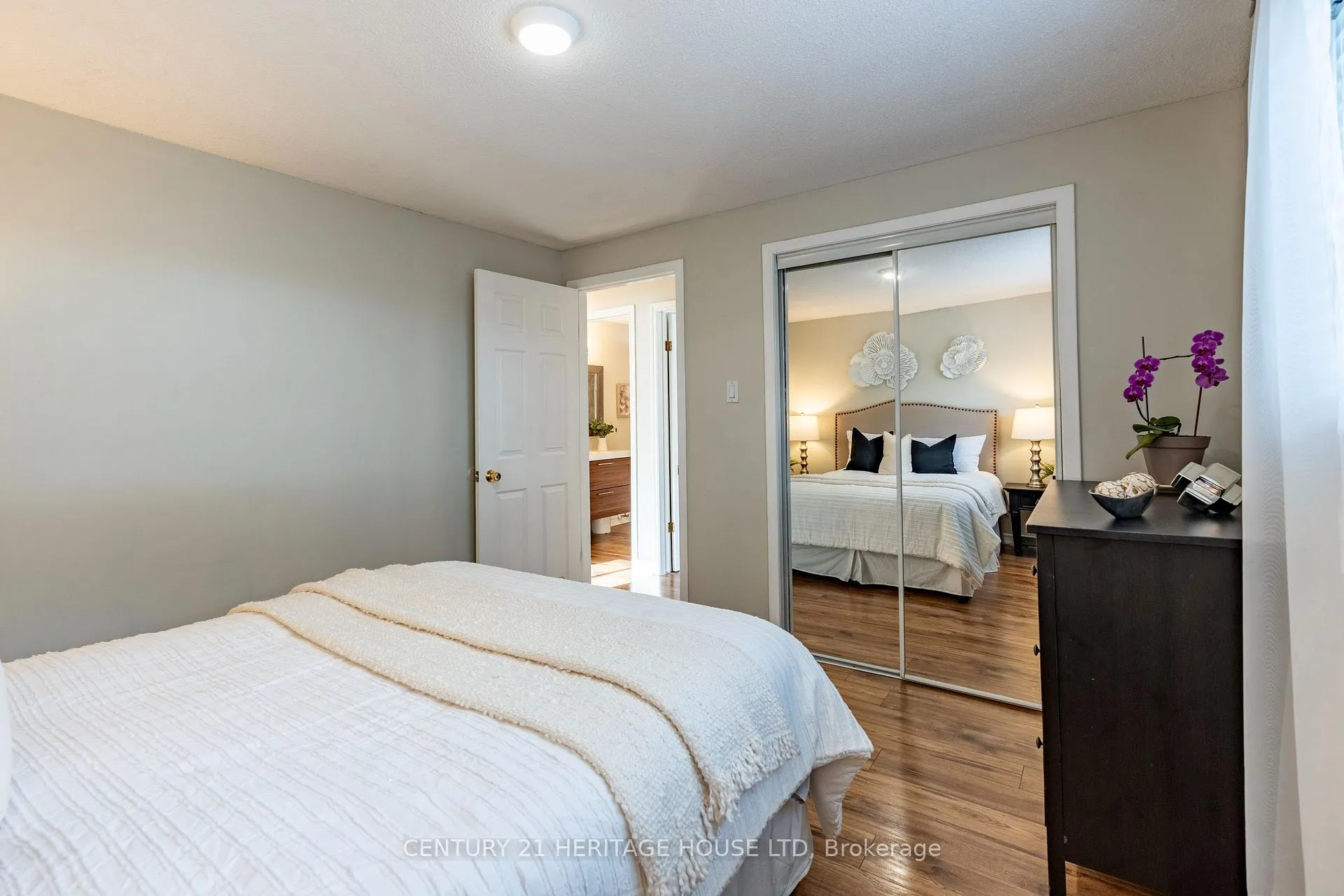 Photo 18 of 106 Hickory Heights Crescent, Kitchener — HOMEH