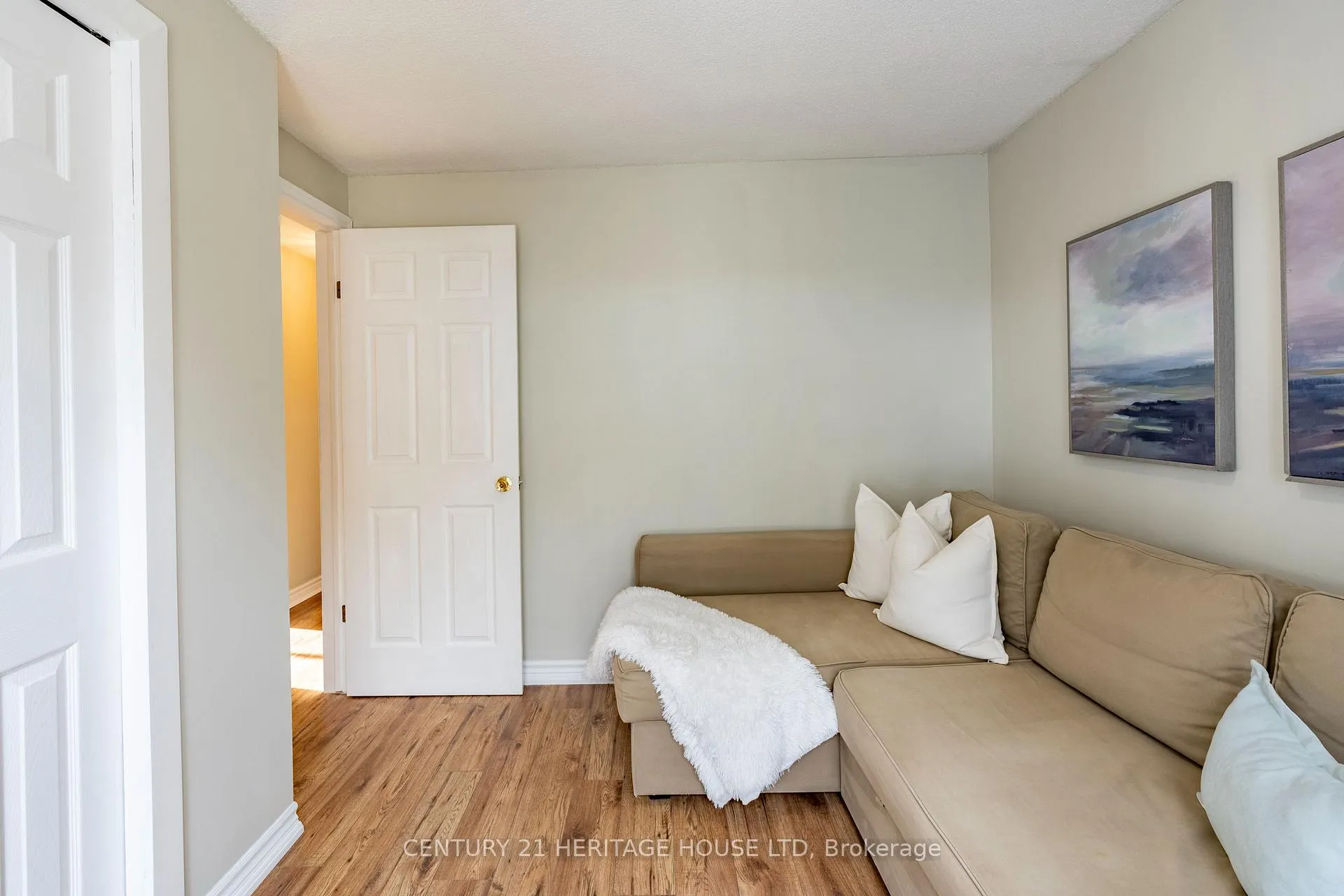 Photo 21 of 106 Hickory Heights Crescent, Kitchener — HOMEH