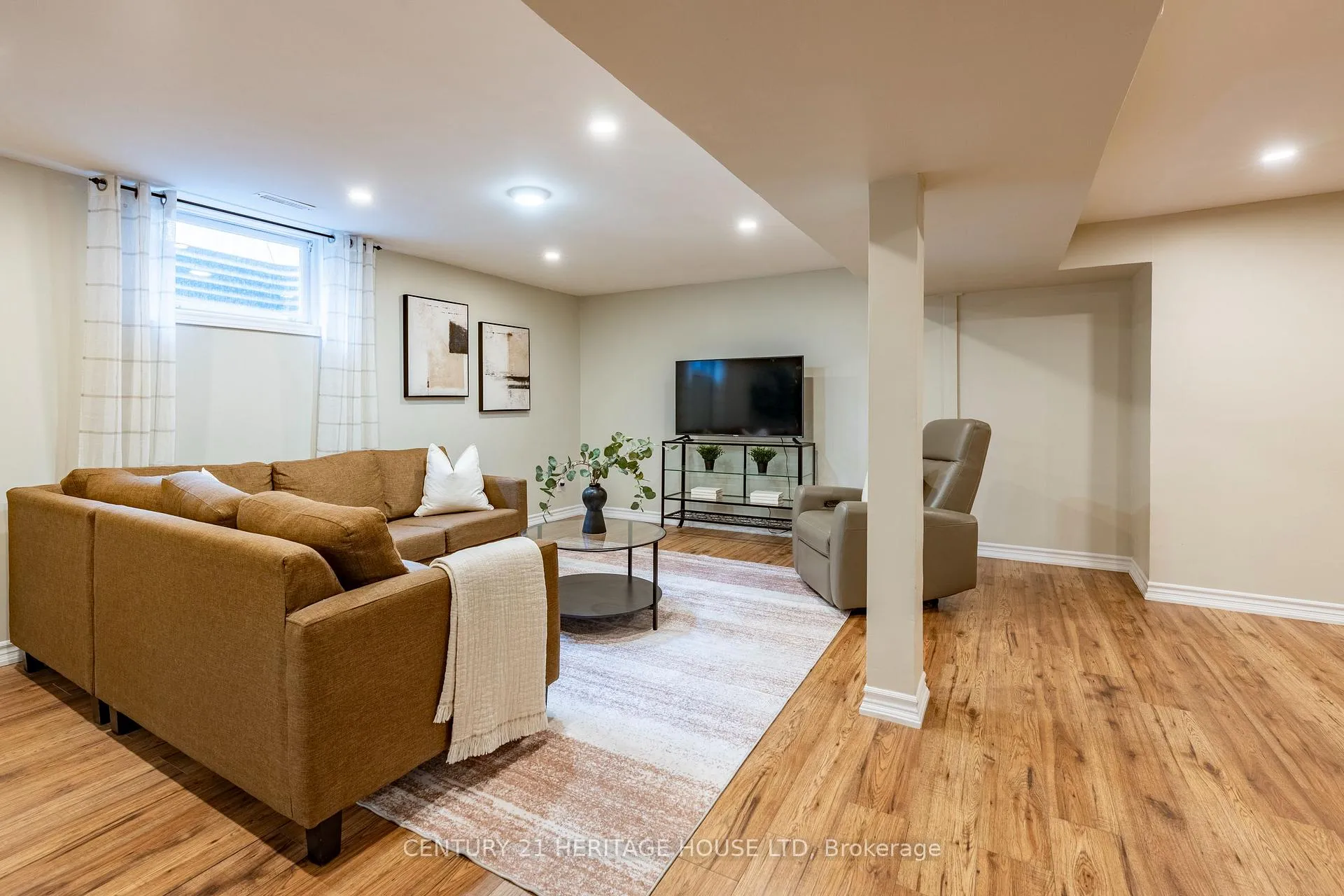 Photo 22 of 106 Hickory Heights Crescent, Kitchener — HOMEH