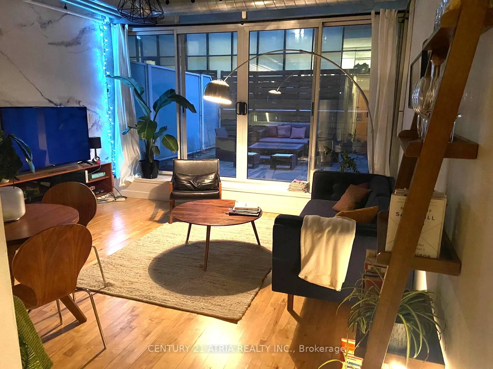 Front of Unit 202, 32 Stewart Street