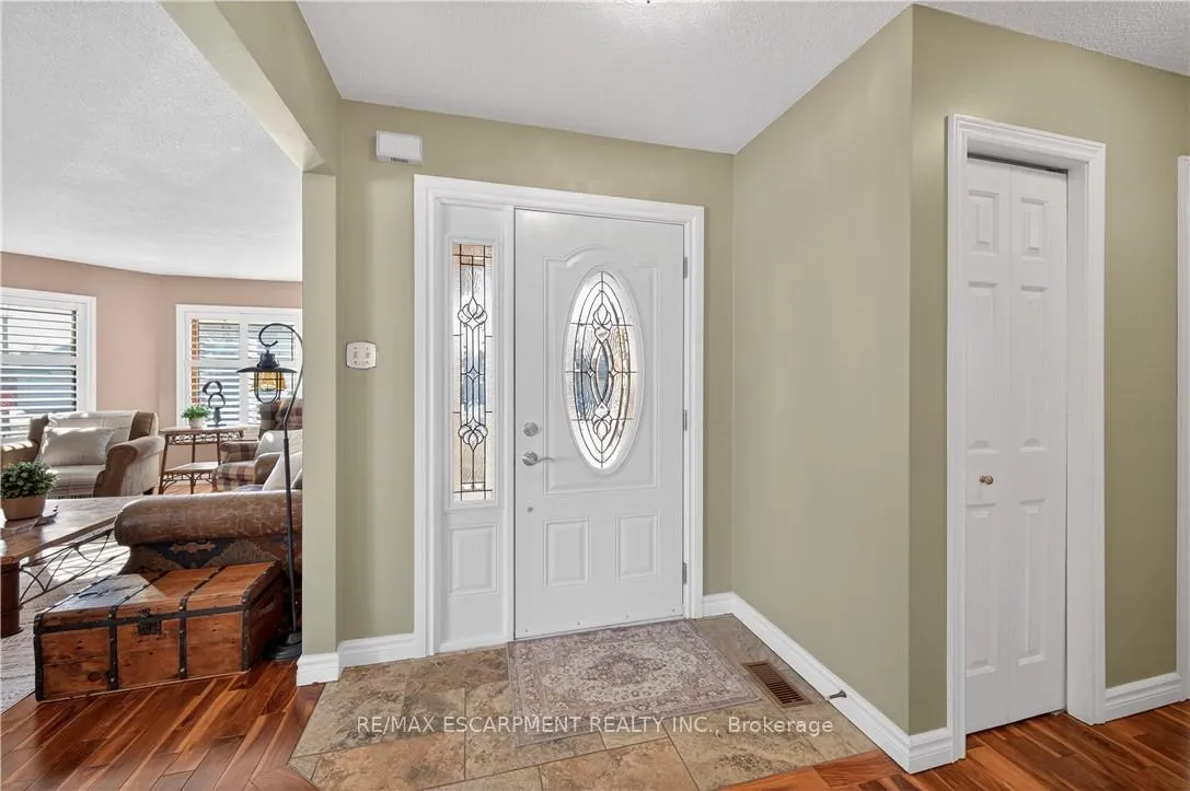 Photo 3 of 35 Highland Boulevard, Haldimand — HOMEH