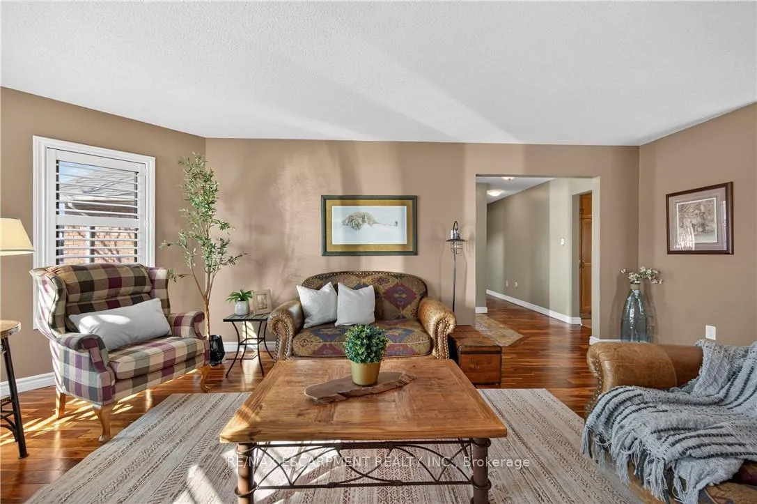Photo 6 of 35 Highland Boulevard, Haldimand — HOMEH