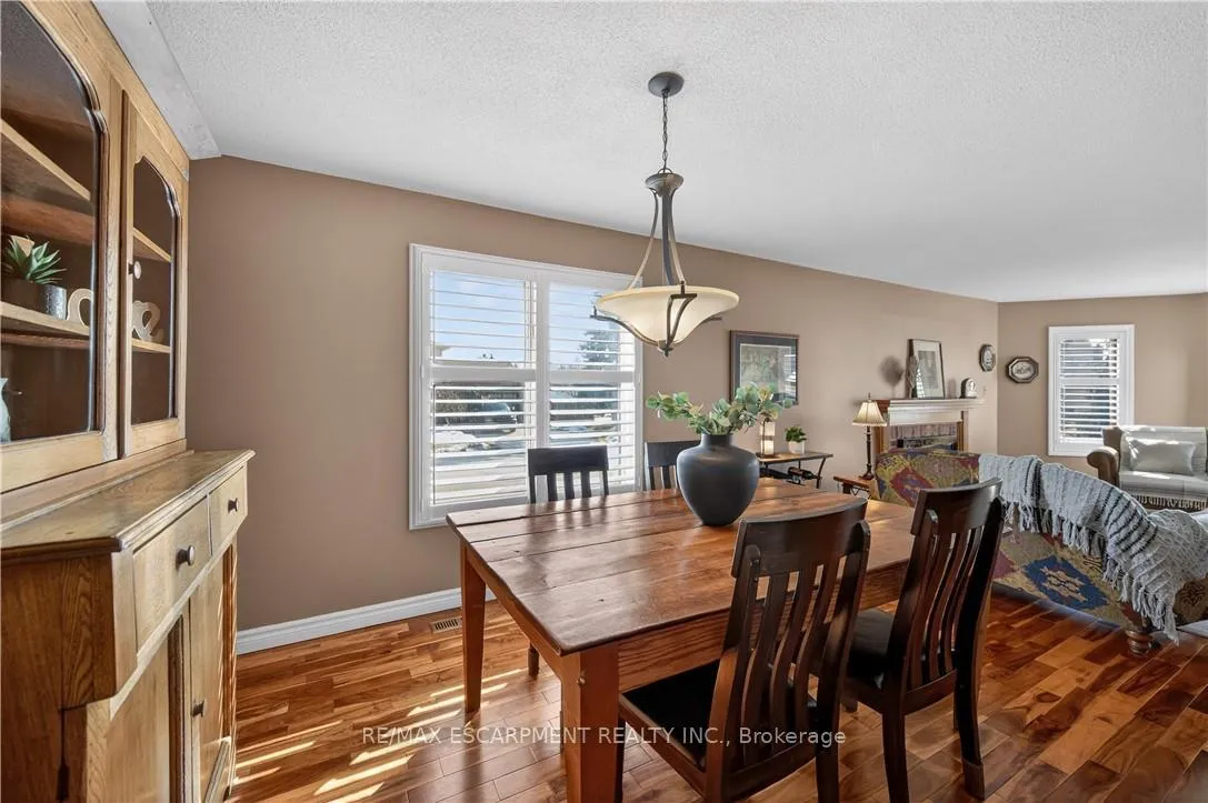 Photo 8 of 35 Highland Boulevard, Haldimand — HOMEH