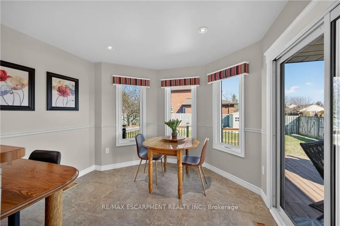 Photo 12 of 35 Highland Boulevard, Haldimand — HOMEH
