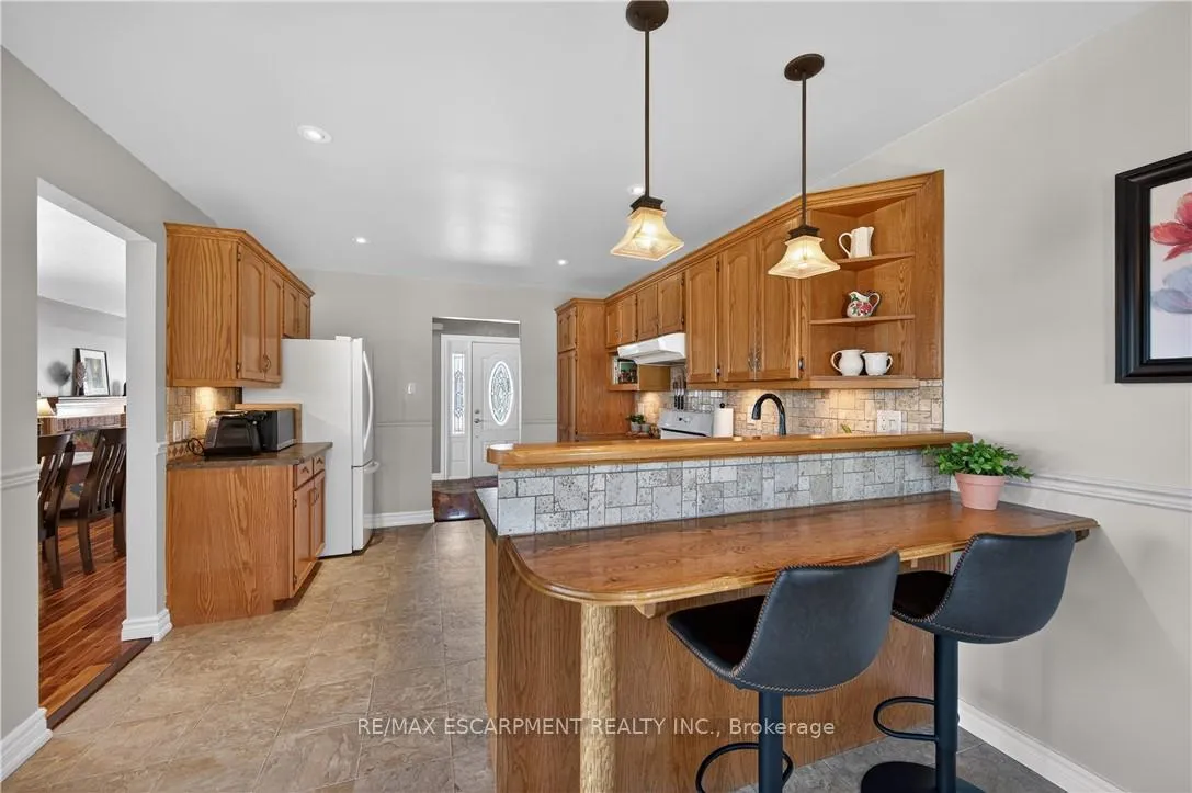 Photo 13 of 35 Highland Boulevard, Haldimand — HOMEH