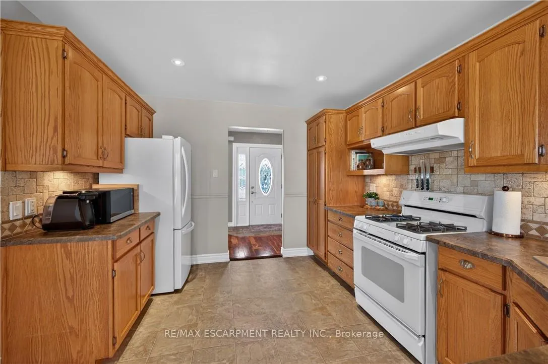 Photo 14 of 35 Highland Boulevard, Haldimand — HOMEH