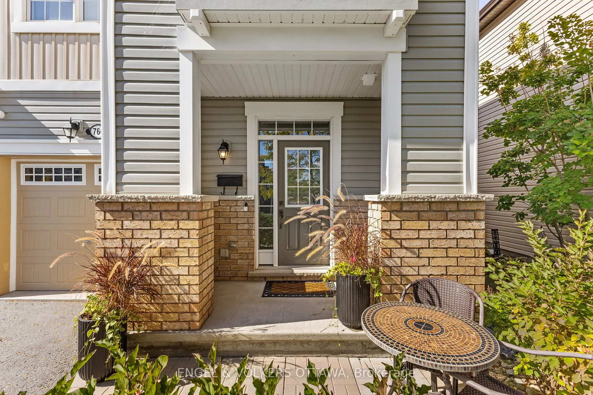 Photo 3 of 760 Mayfly Crescent, Ottawa, Barrhaven - Half Moon Bay — HOMEH