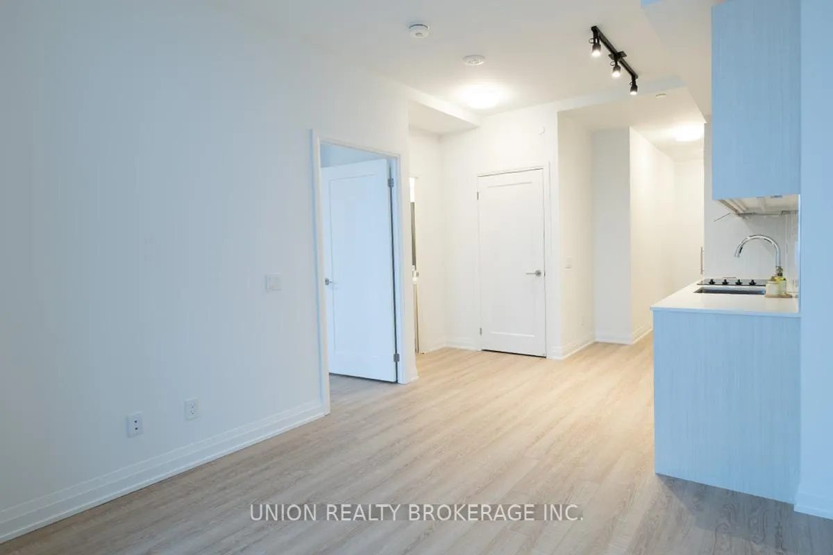 Photo 5 of Unit 902, 286 Main Street, Toronto, East End-Danforth — HOMEH