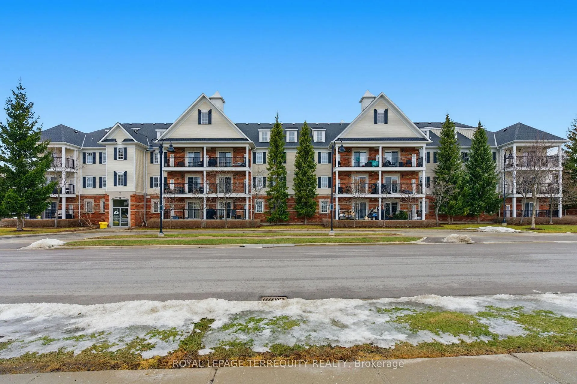 Photo 2 of Unit 305, 55 Shipway Avenue, Clarington, Newcastle — HOMEH