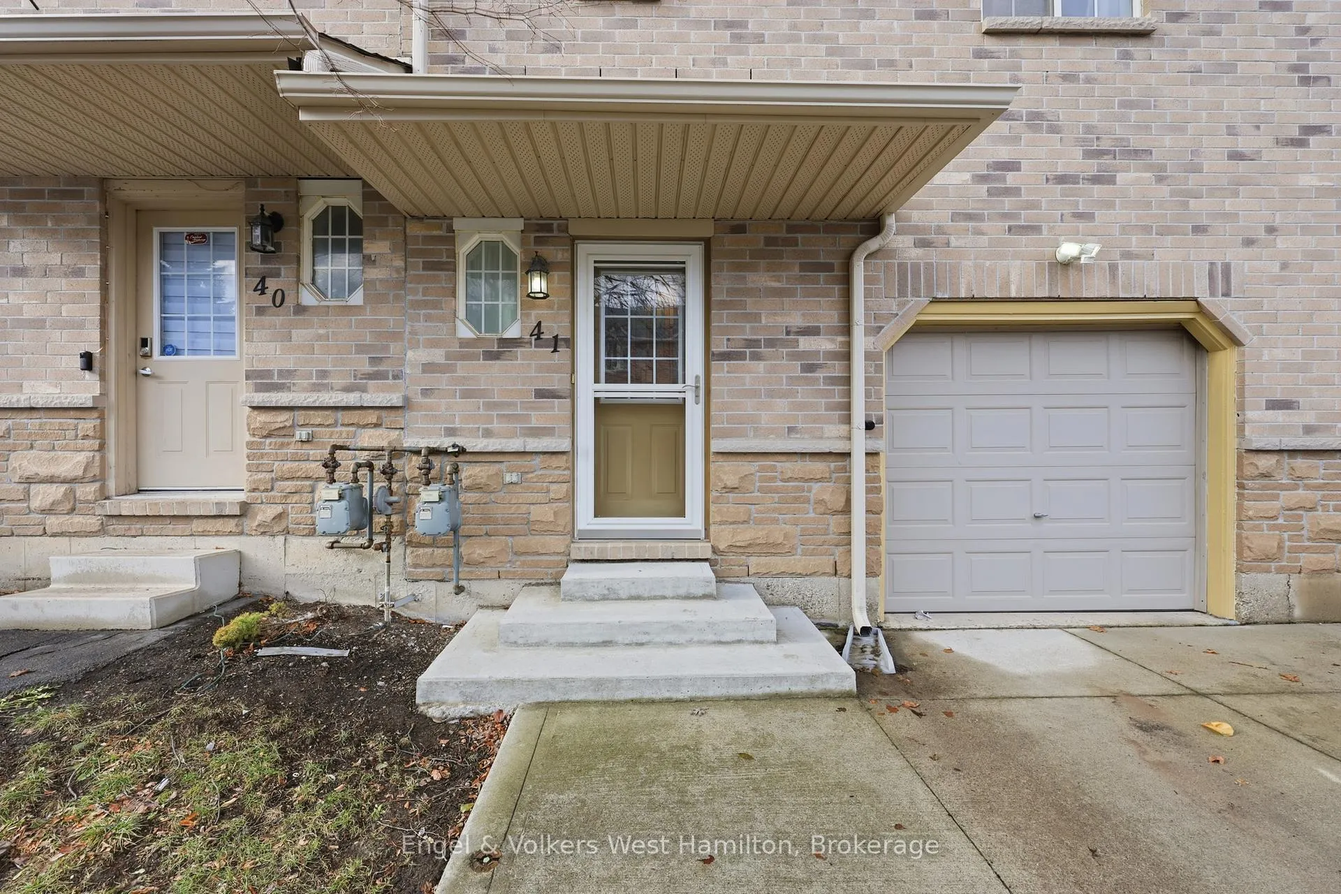 Photo 3 of Unit 41, 39 Pinewoods Drive, Hamilton, Stoney Creek Mountain — HOMEH