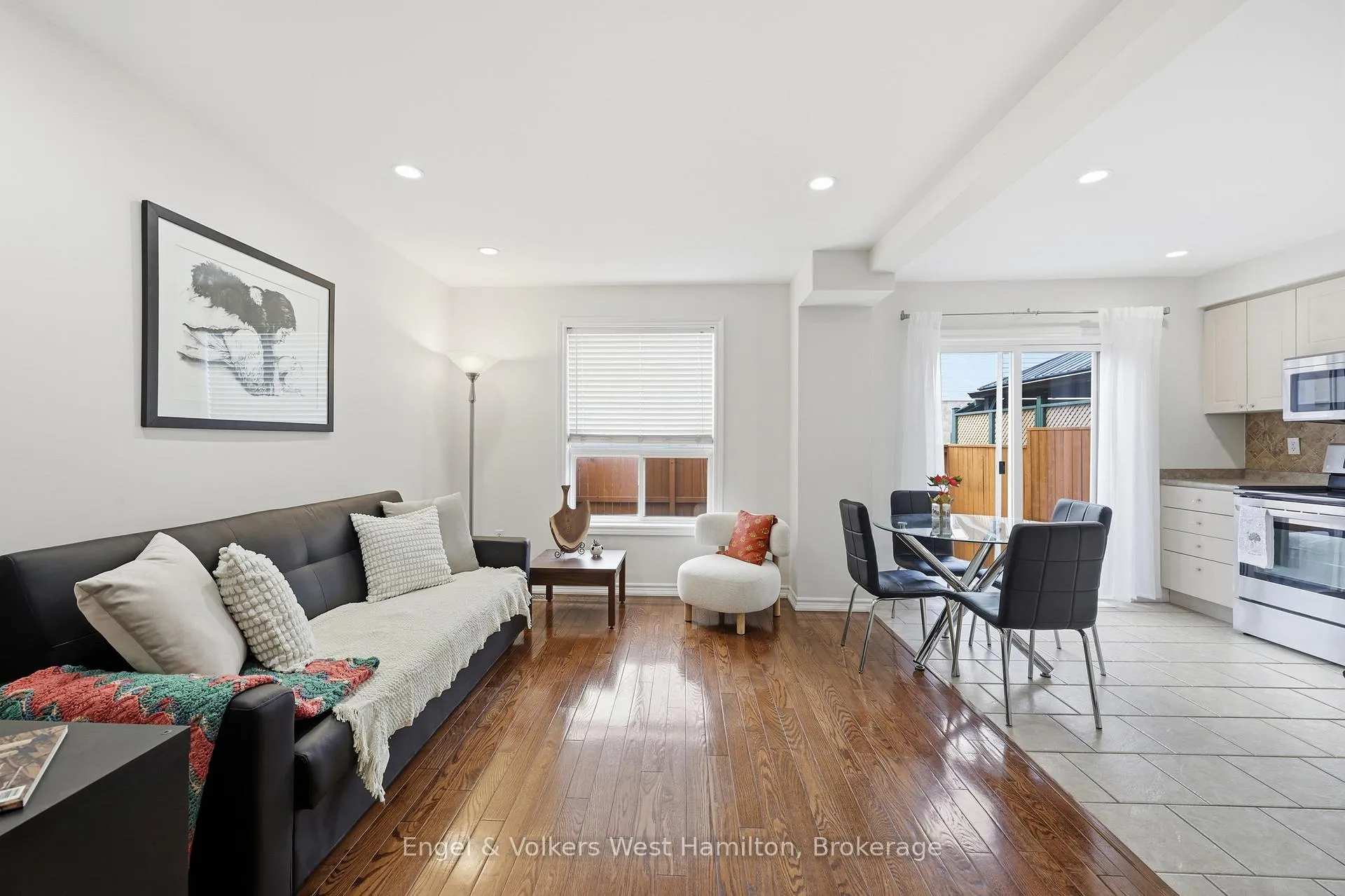 Photo 7 of Unit 41, 39 Pinewoods Drive, Hamilton, Stoney Creek Mountain — HOMEH