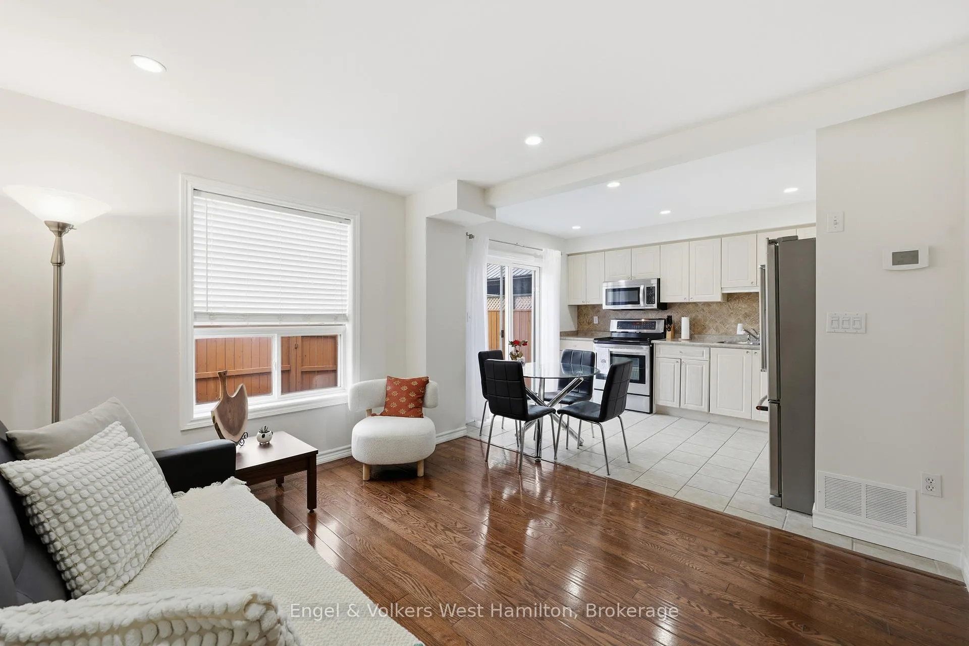 Photo 9 of Unit 41, 39 Pinewoods Drive, Hamilton, Stoney Creek Mountain — HOMEH