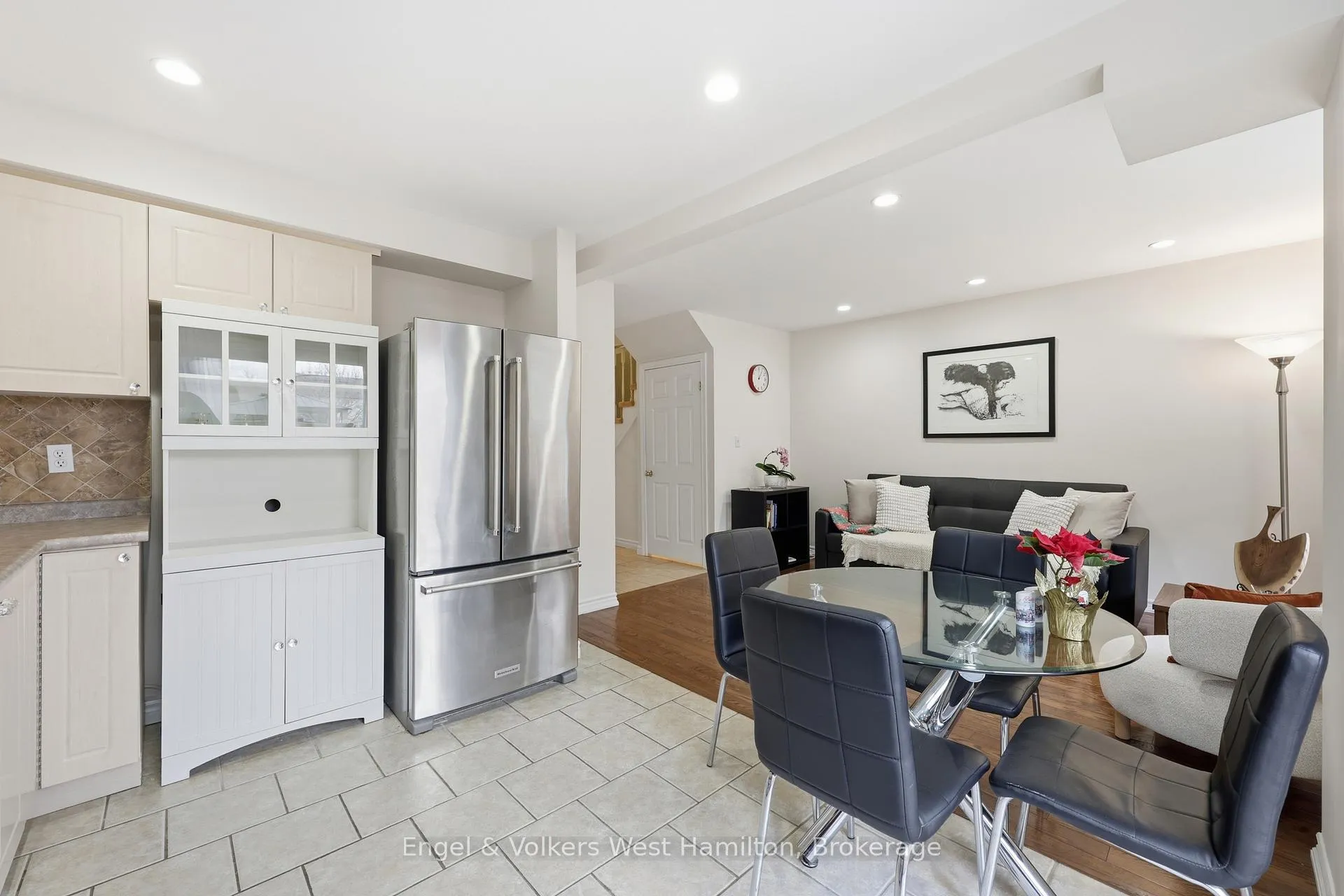 Photo 11 of Unit 41, 39 Pinewoods Drive, Hamilton, Stoney Creek Mountain — HOMEH