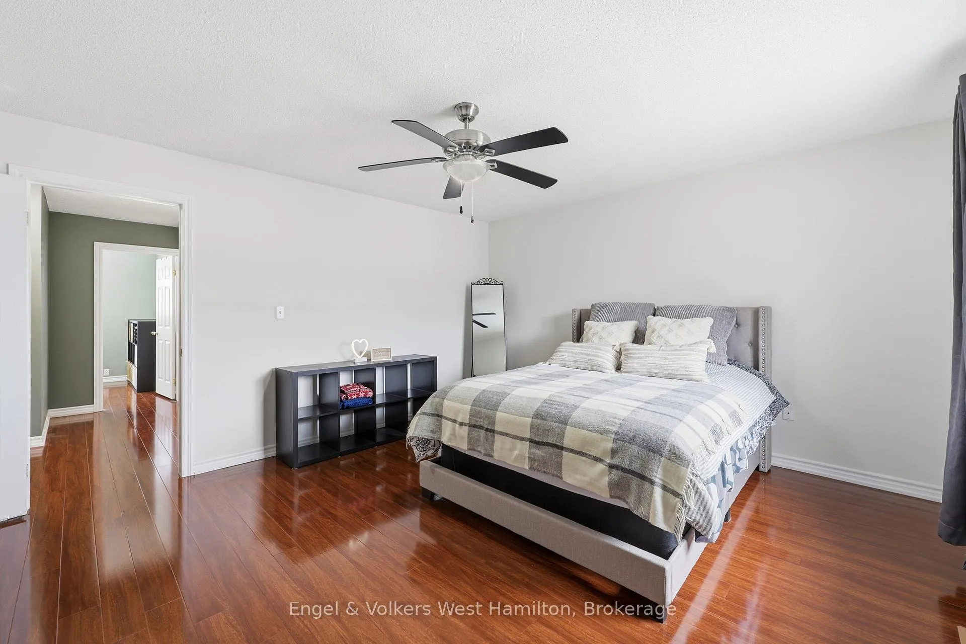 Photo 16 of Unit 41, 39 Pinewoods Drive, Hamilton, Stoney Creek Mountain — HOMEH