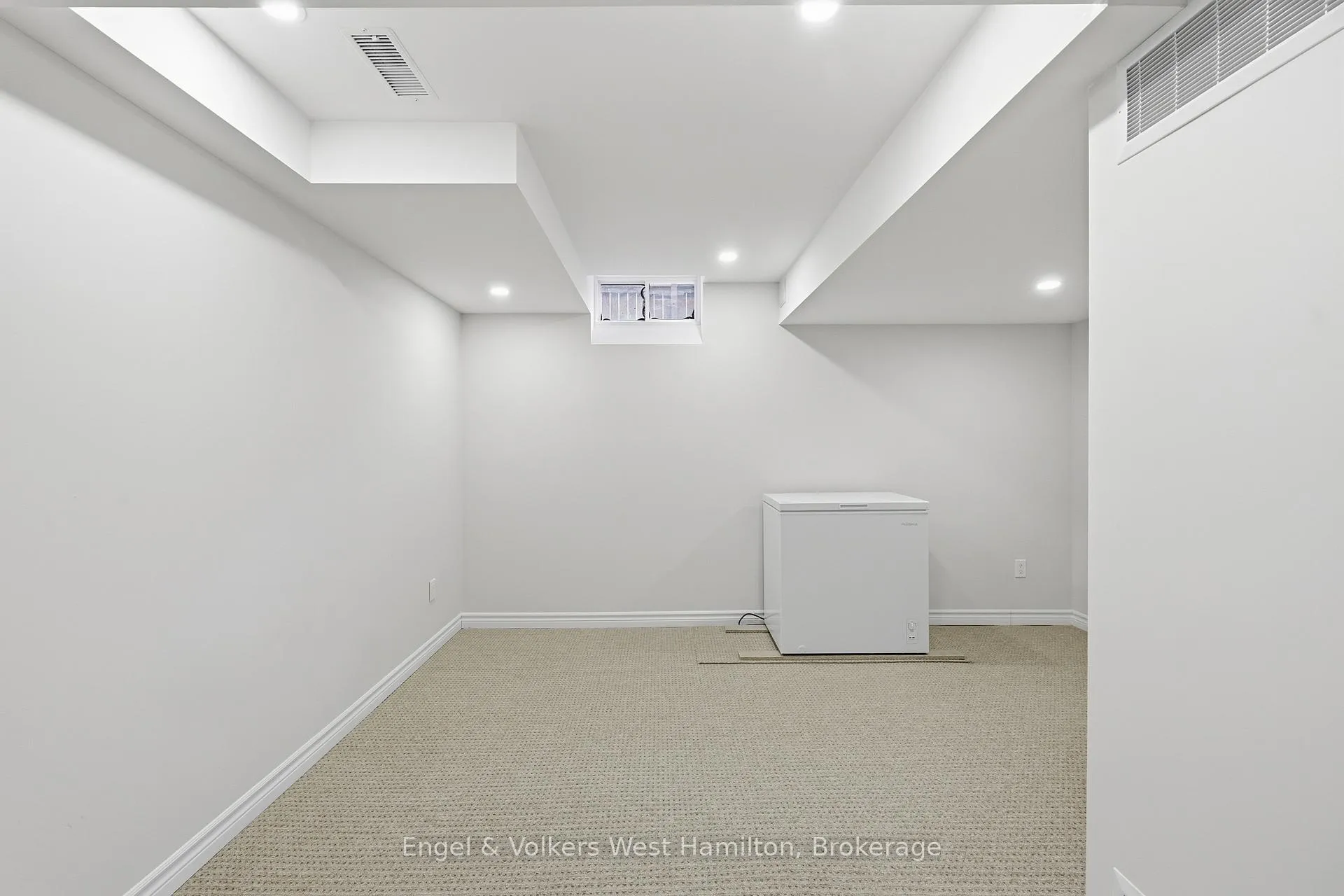 Photo 24 of Unit 41, 39 Pinewoods Drive, Hamilton, Stoney Creek Mountain — HOMEH